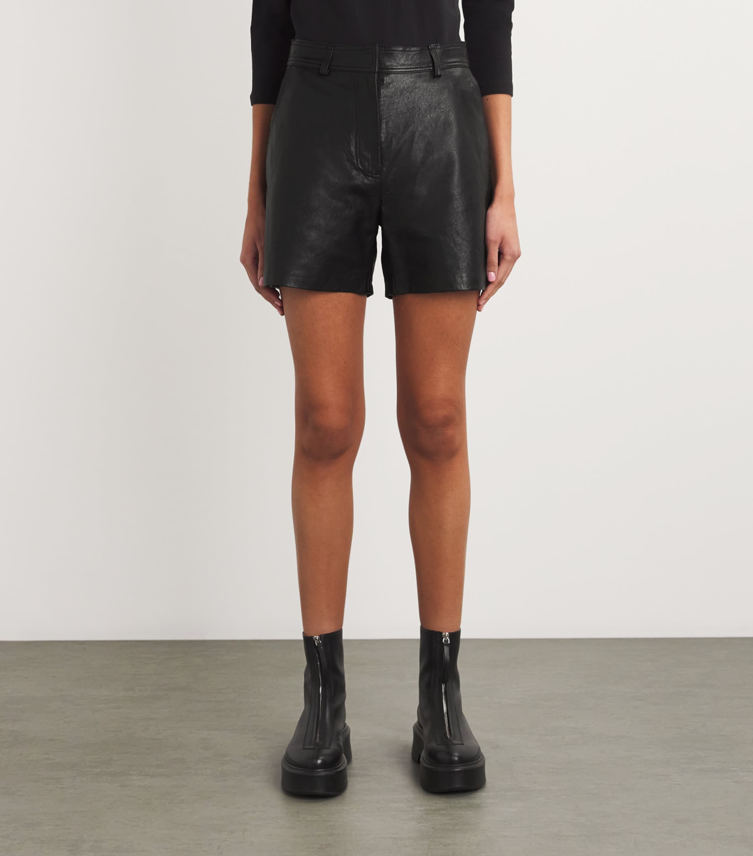 Weekend Max Mara Womens Leather Straight Shorts Black Image 3