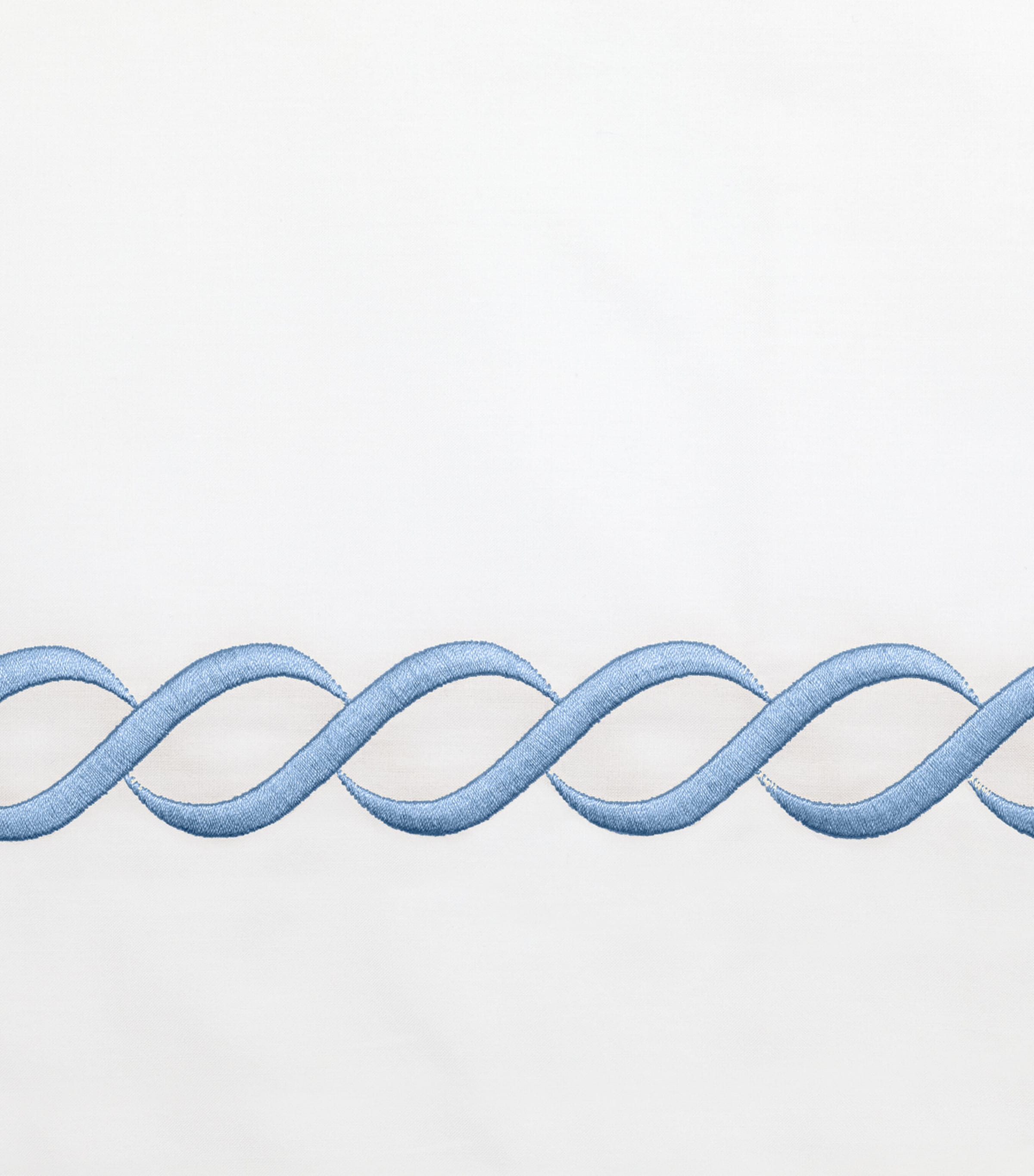 Treccia Square Oxford Pillowcase (65 x 65cm) WHT/MEDIUM BLUE Image 2