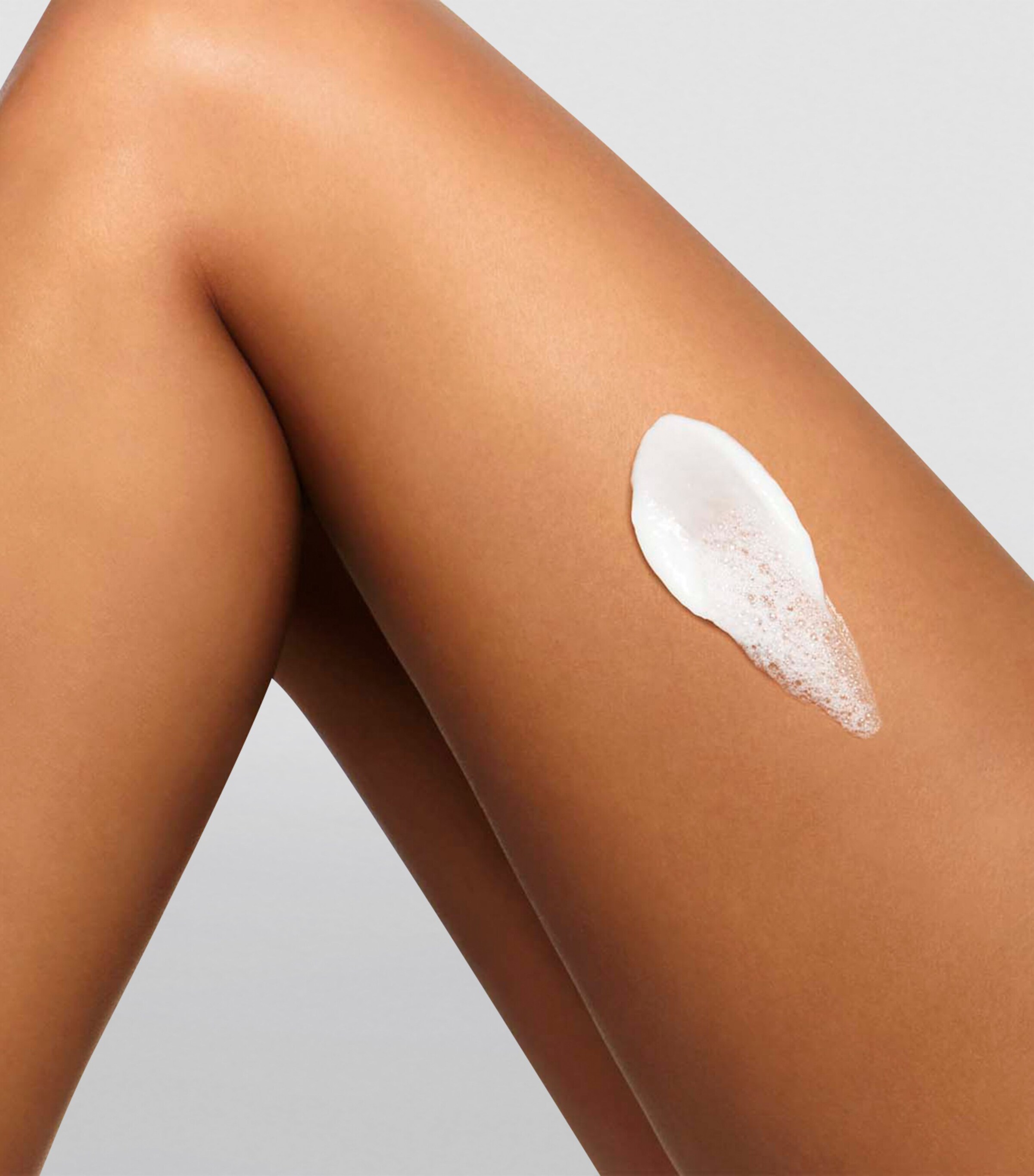 Eau Extraordinaire Revitalizing Shower Milk (200ml) NO COLOUR Image 3