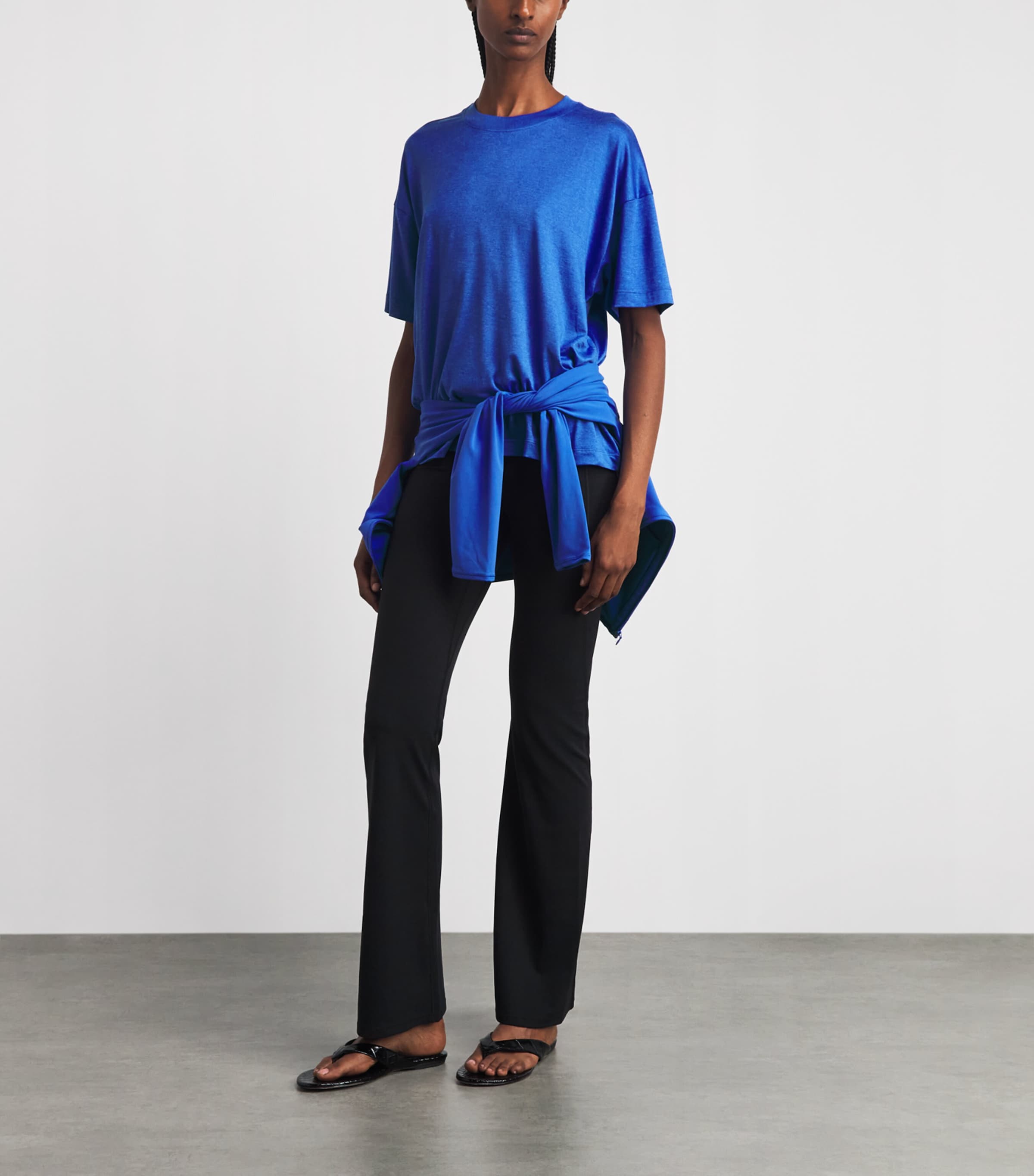 VUORI Womens Energy T-Shirt Electric Blue Heathr Image 2