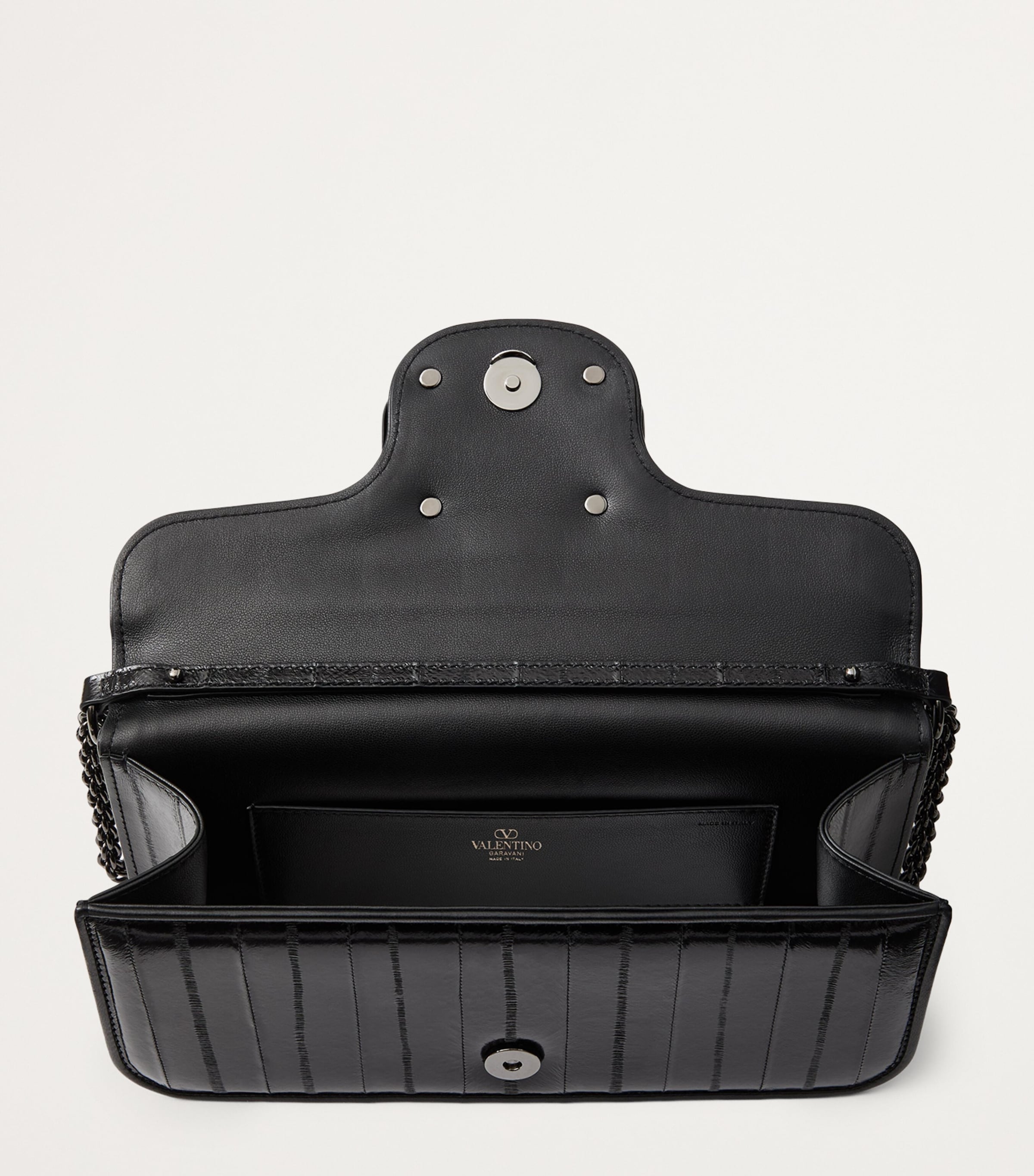 【関税込み】VALENTINO GARAVANI 'LOCO' SHOULDER BAG Valentino Garavani Black Loco Shoulder Bag ○ Labellov