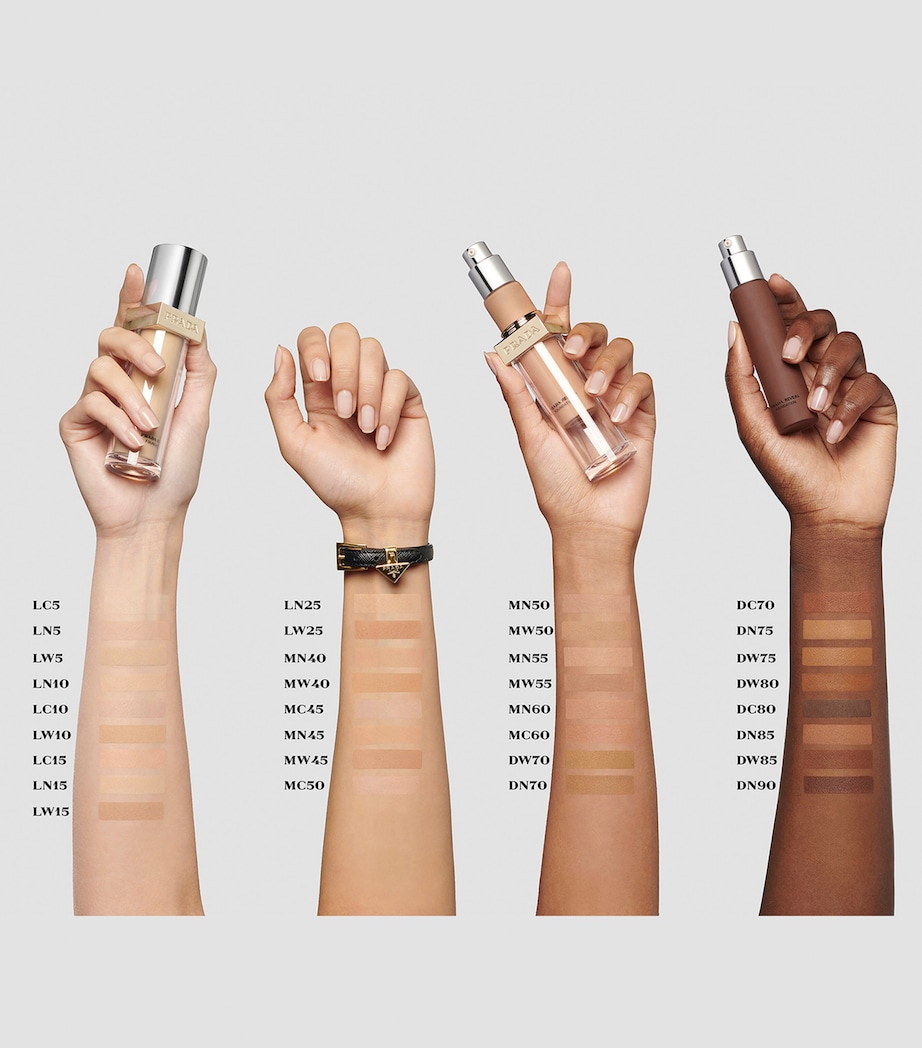 Reveal Skin Optimising Foundation LW10 Image 3