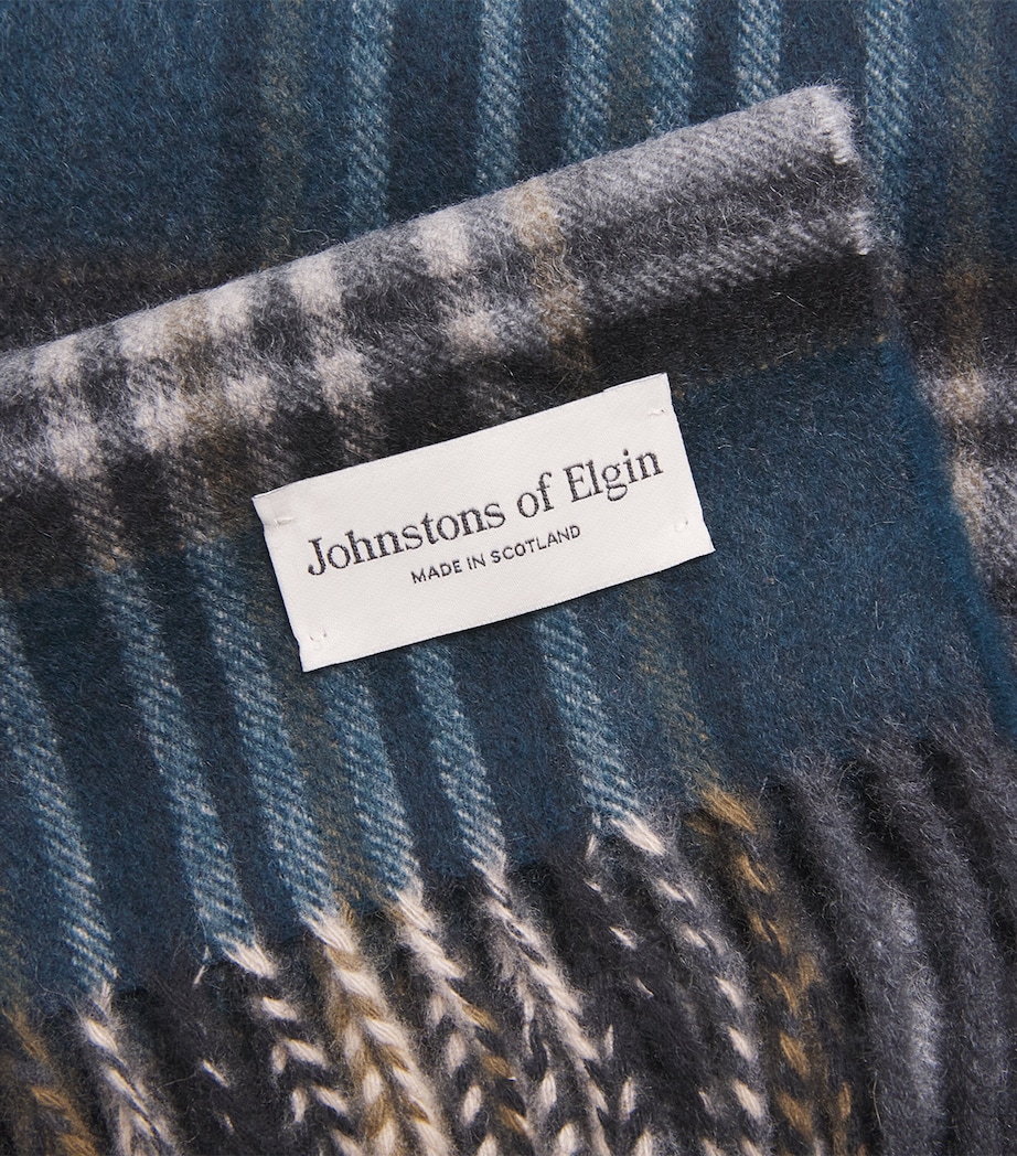 Johnstons Of Elgin Cashmere Tartan Scarf Green Image 4