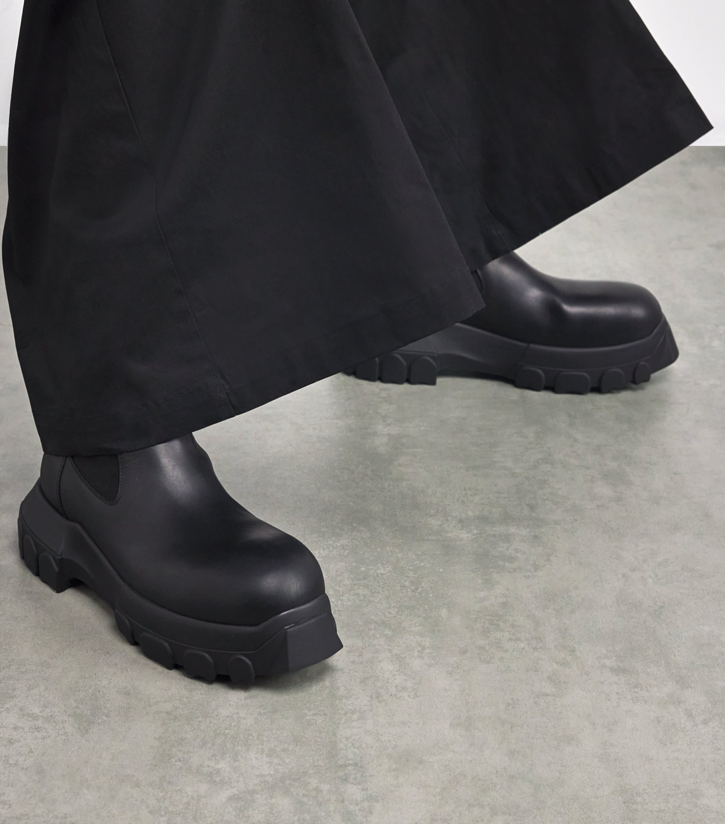 靴 Rick Owens BEATLE BOZO TRACTOR ACID BLK 0400021409335?wid=600&hei=800&