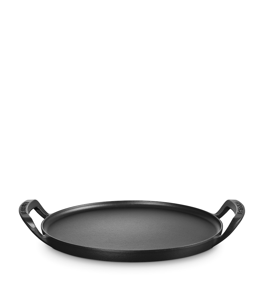 Le Creuset Cast Iron BBQ Pizza Pan (35cm) Satin Black Image 1