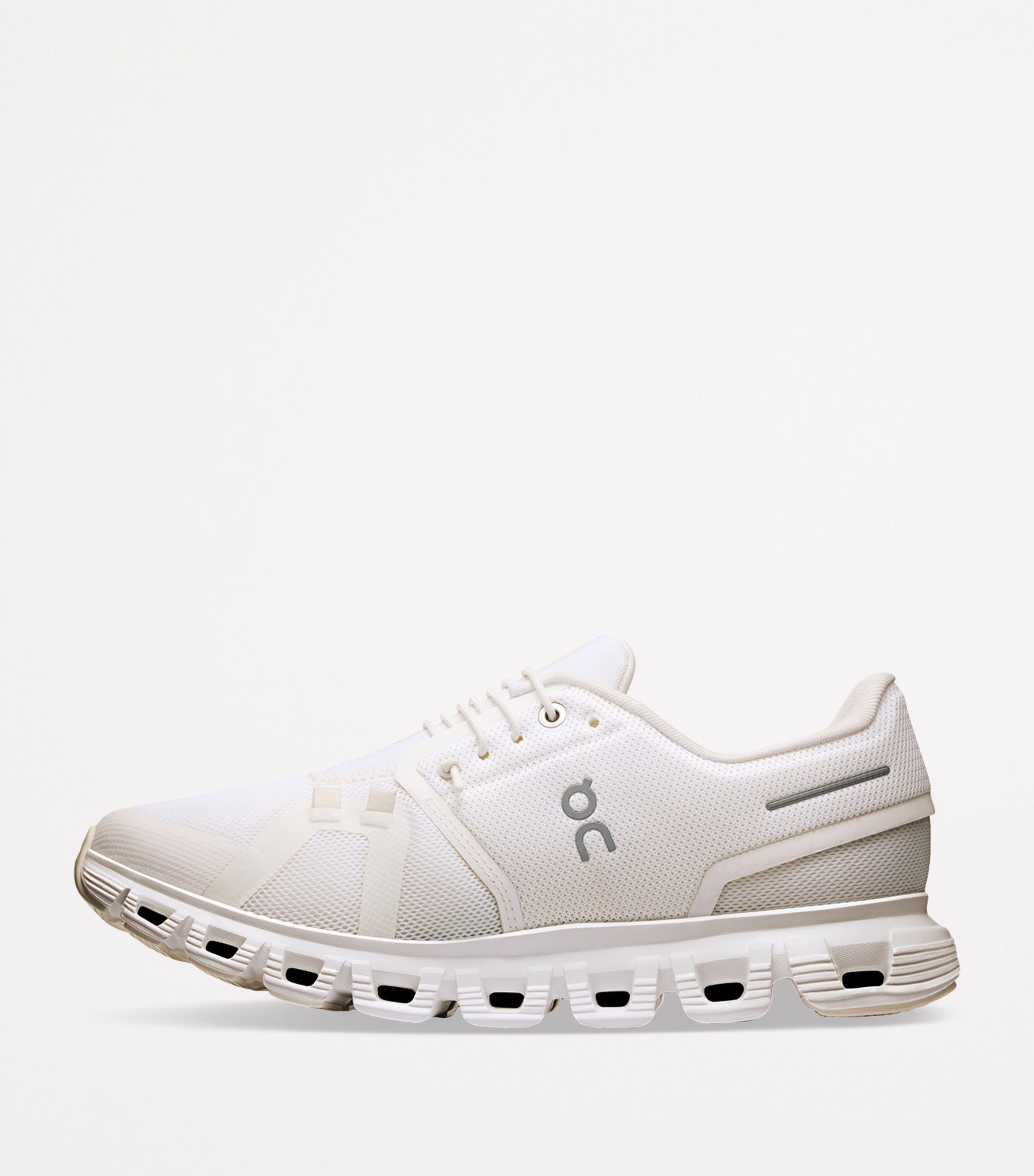 On Cloud 6 Trainers White/white Image 5