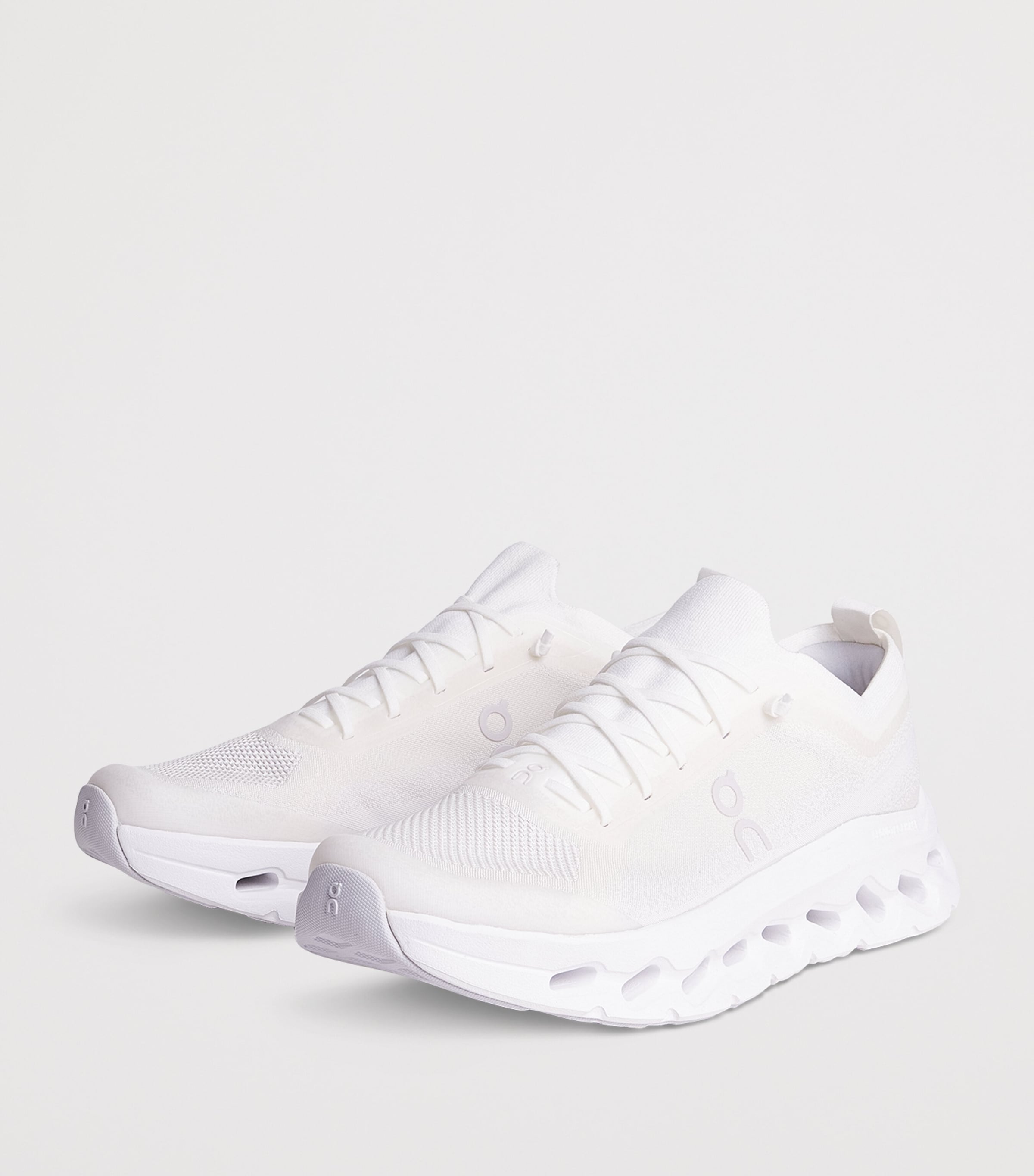 On Mens Cloudtilt Moon Trainers White/frost Image 3