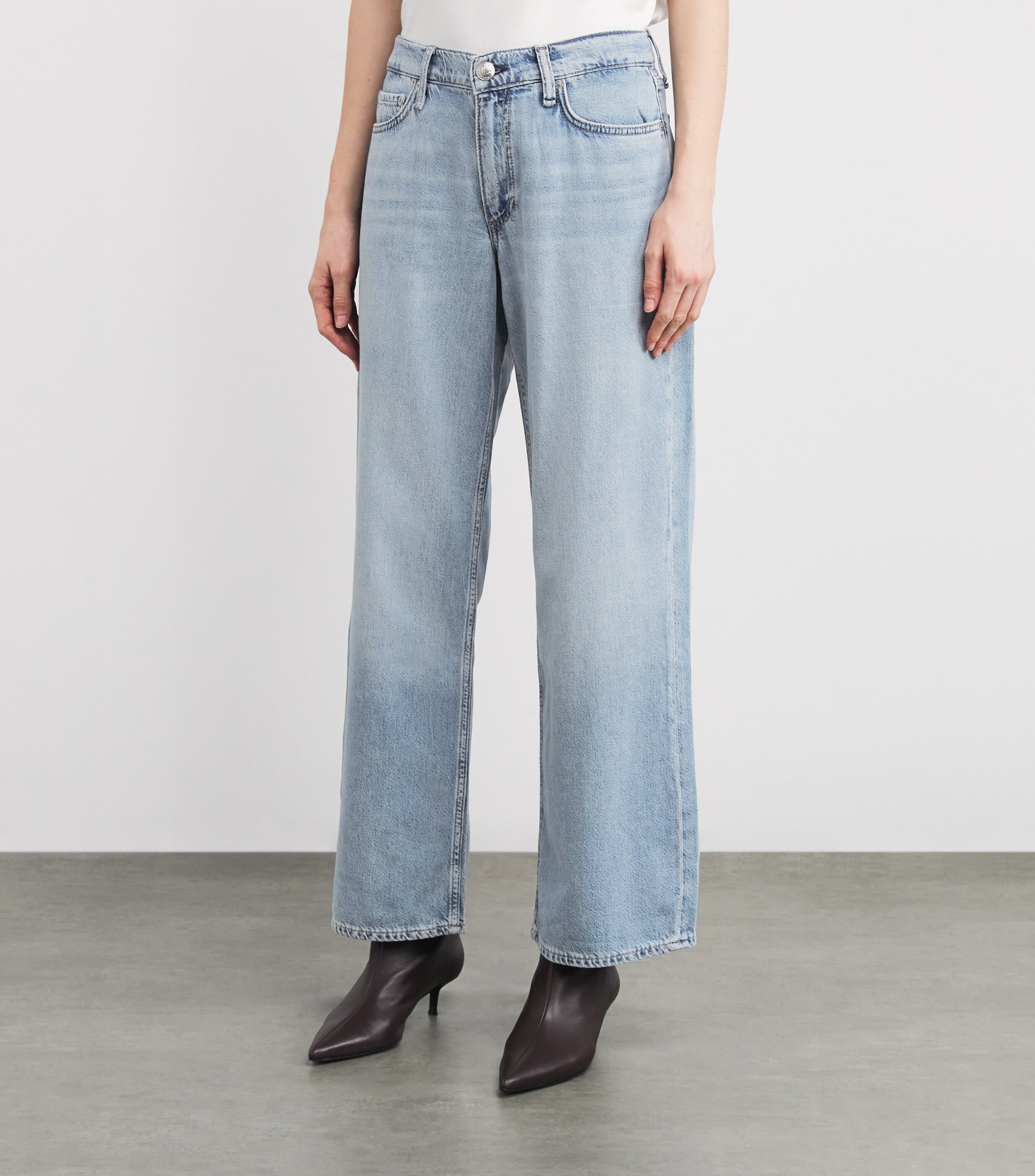 Saige Low-Rise Straight Jeans 765 LDLOW Image 3