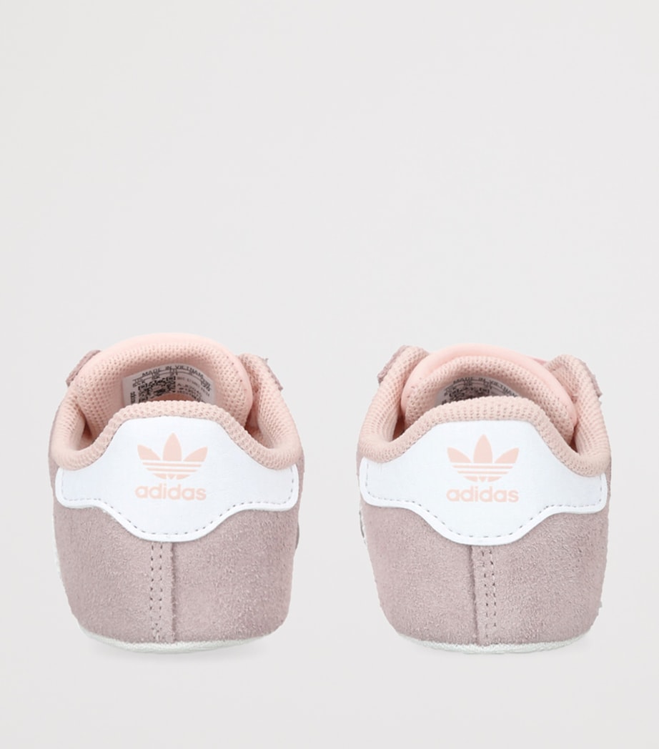 Gazelle Crib Sneakers PALE PINK Image 2