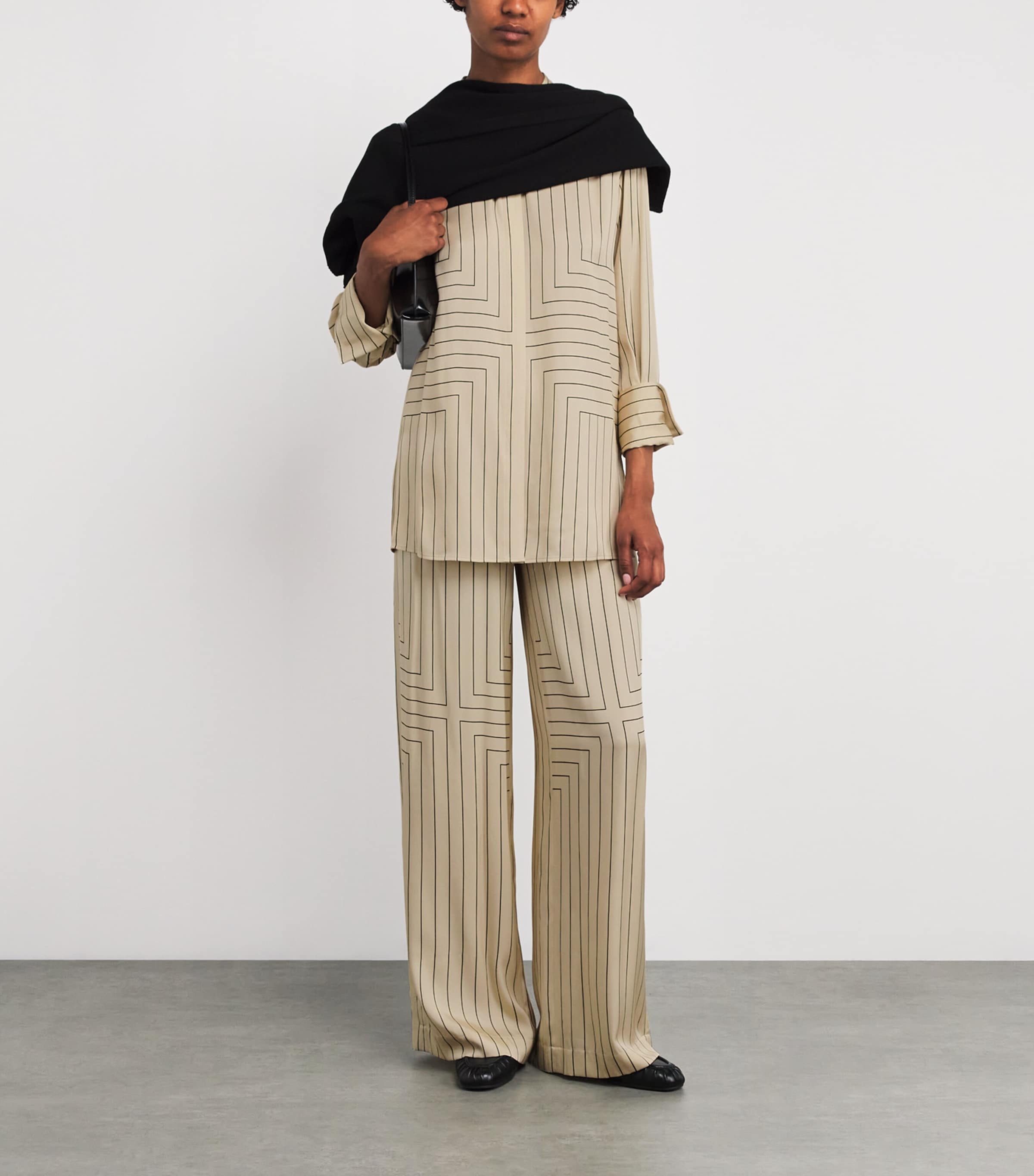 Geometric Print Athena Blouse AFFOGATO/BLACK Image 2