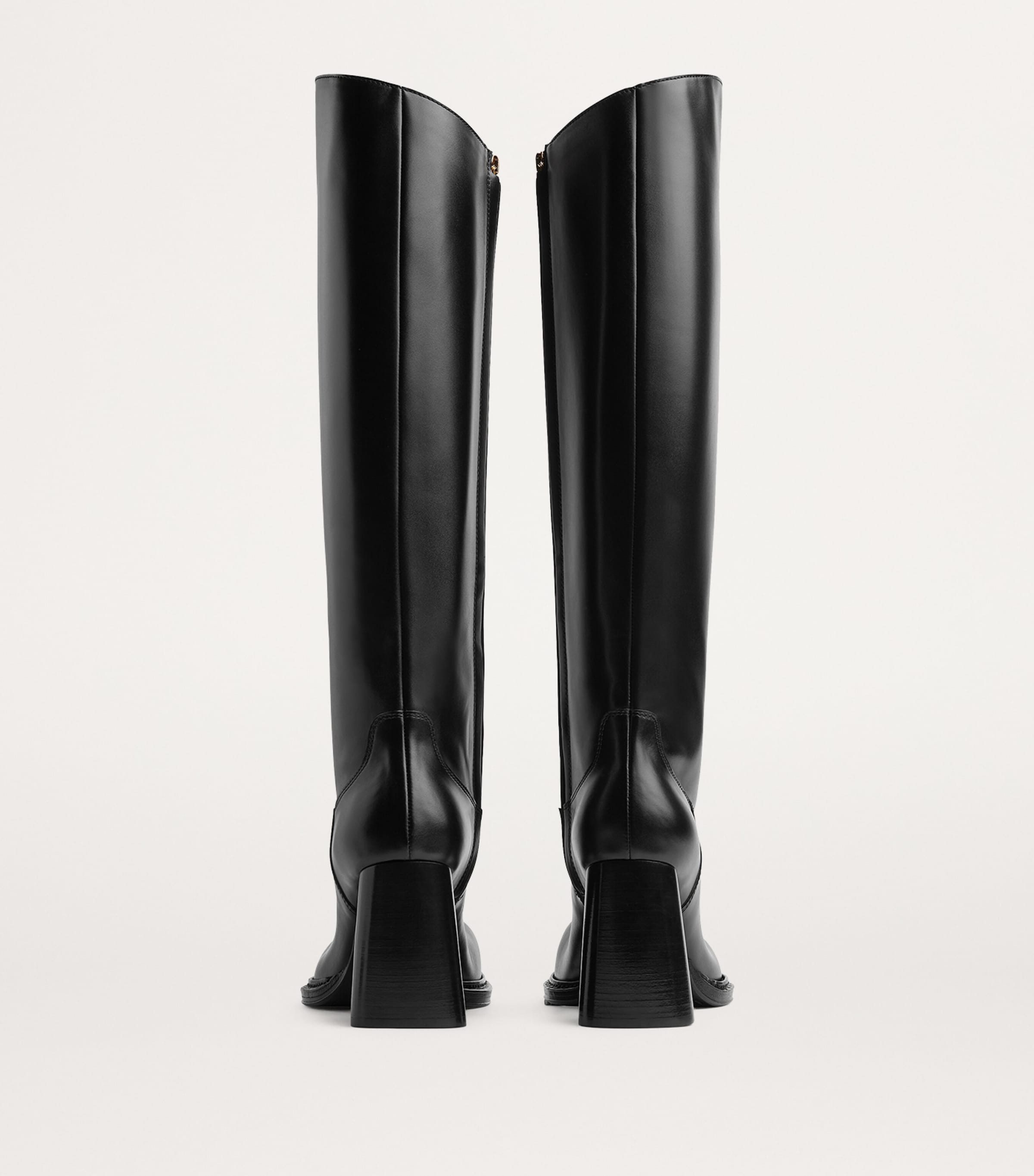 ロングブーツ BOTTEGA VENETA Black Leather Cliff Ankle Boots Bottega Veneta Cliff Ankle Boot in Black | FWRD