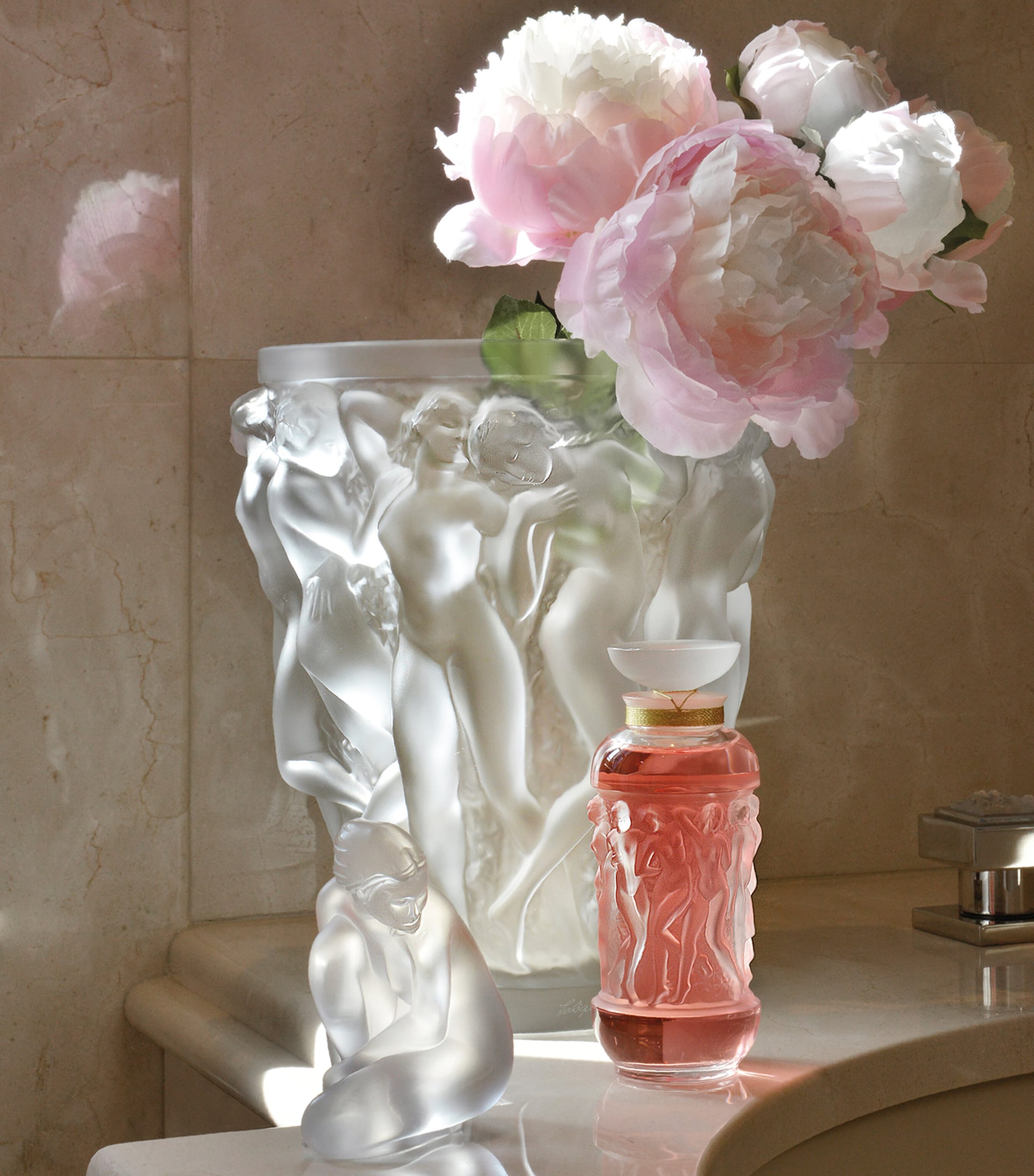 Lalique Small Crystal Venus Sculpture | Home Accessories | Ornaments | Designers | Lalique