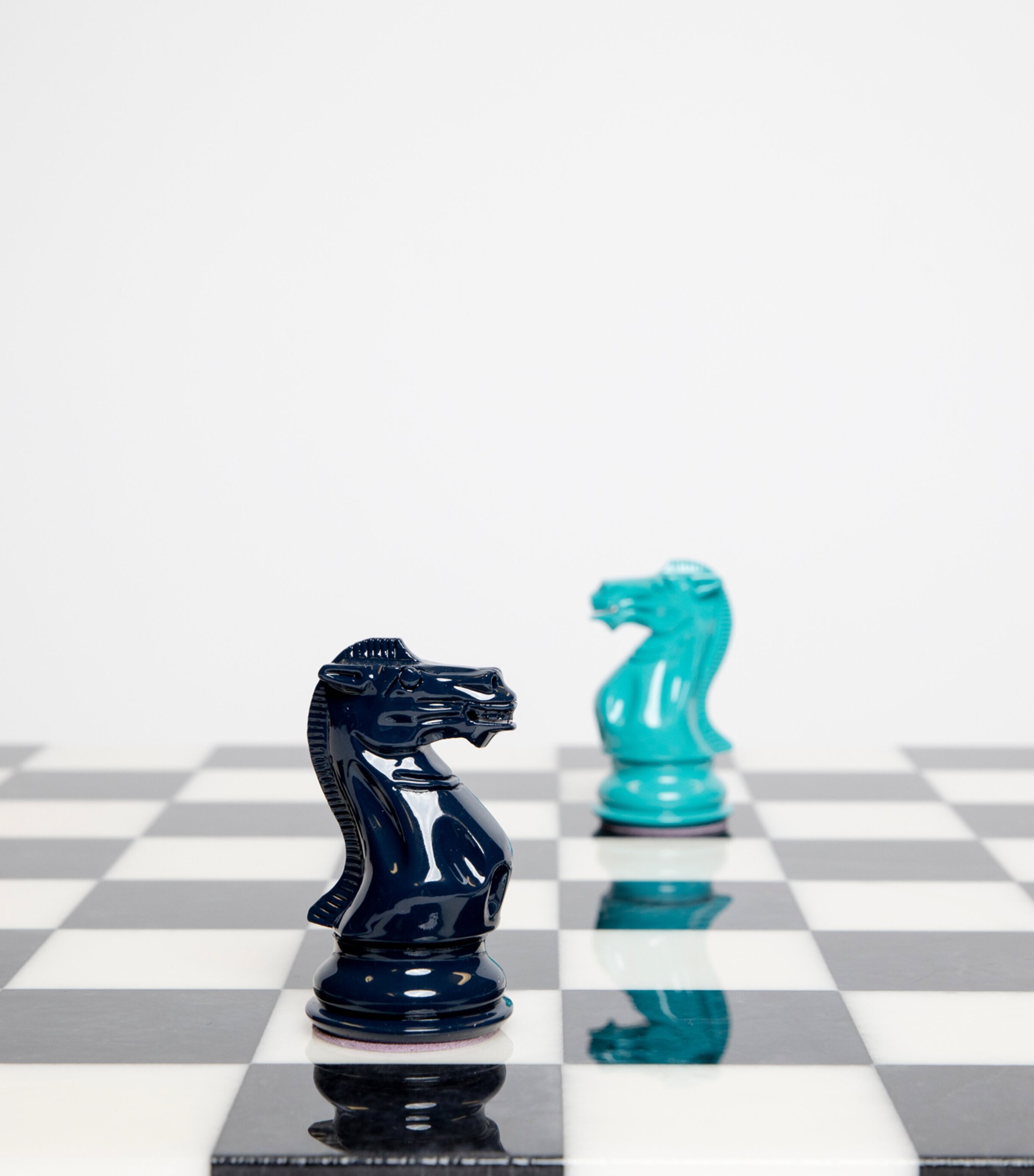 Alabaster Bold Chess Set DARK TURQUOISE Image 3