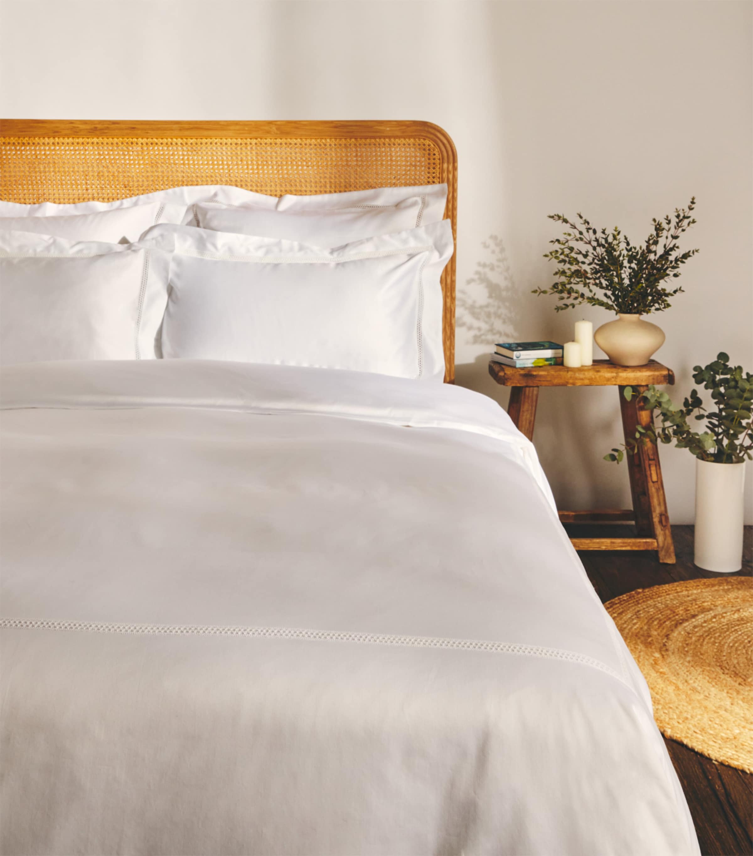 Harrods of London Supima Cotton Wilton Oxford Pillowcase Pair (50cm x 70cm) White Image 1