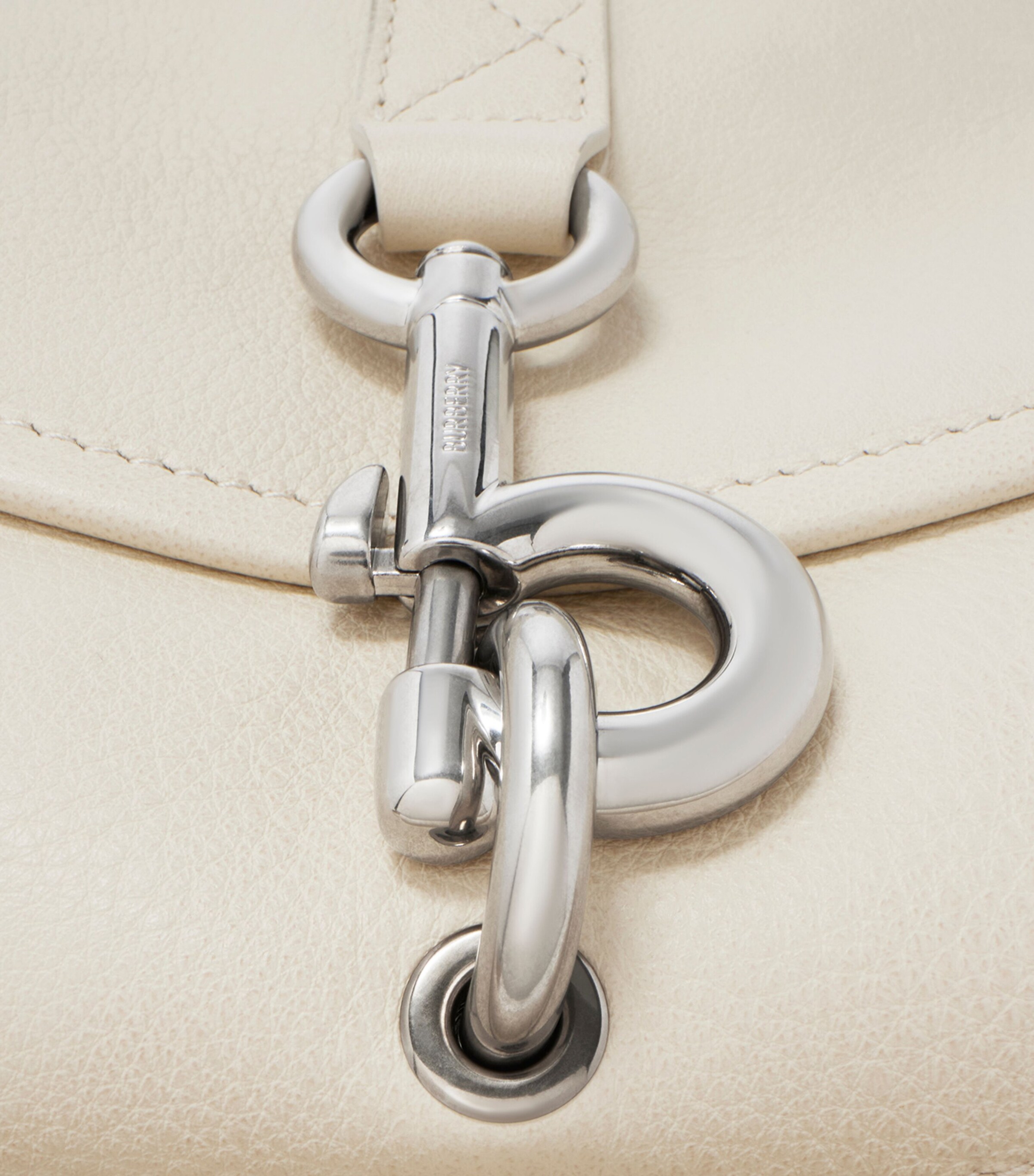 Small Calf Leather B Clip Messenger Bag SOAP Image 7