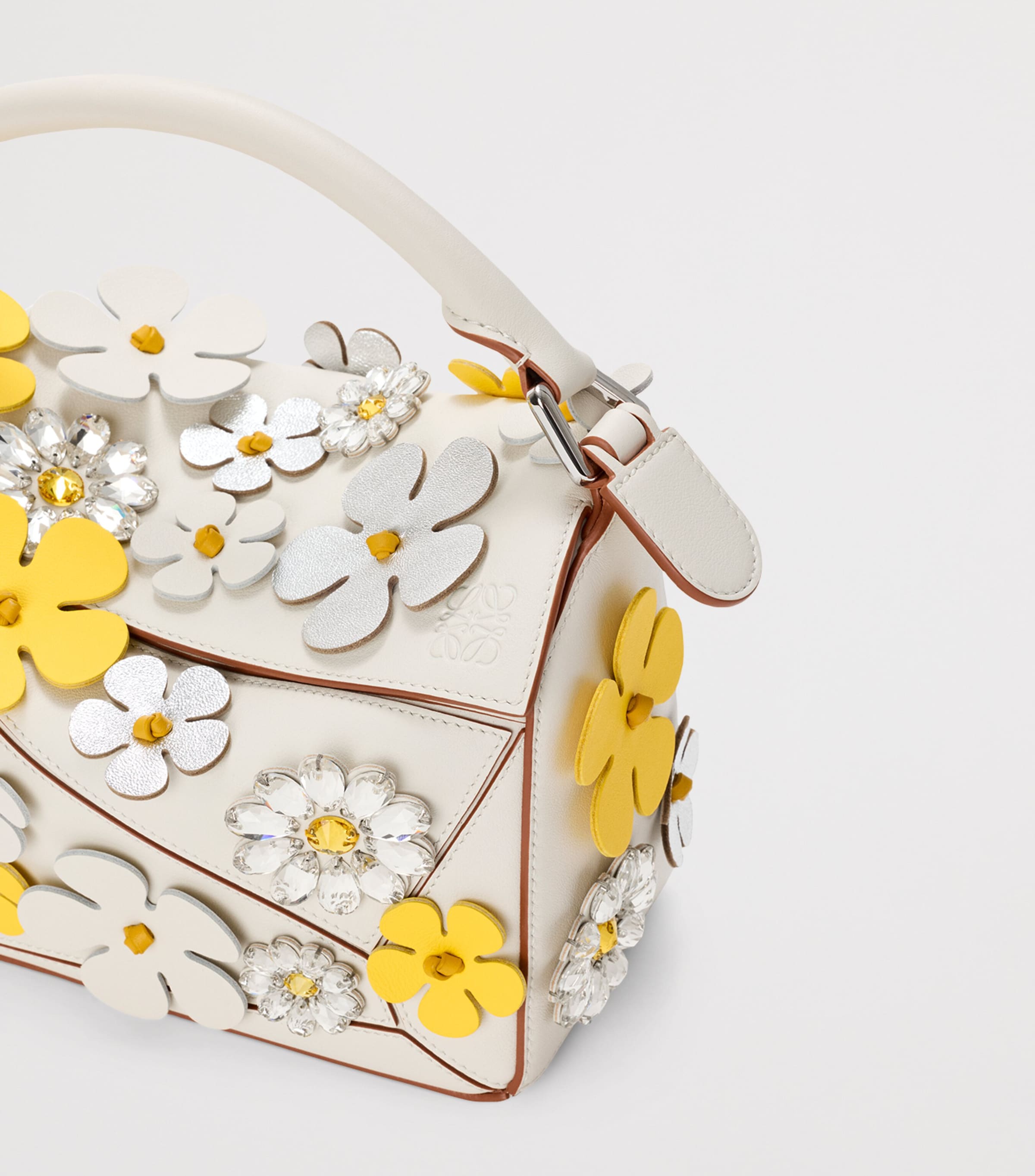 LOEWE x Paula's Ibiza Small Daisy-Embellished Puzzle Top-Handle Bag Soft White Image 8