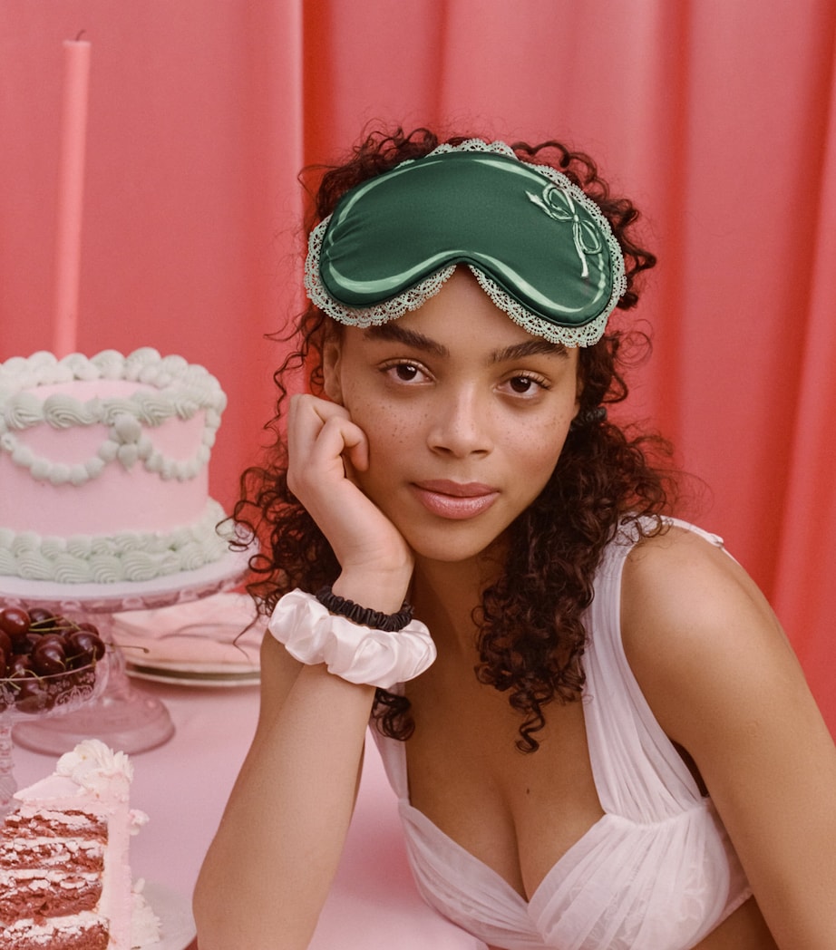 Mulberry Silk Contour Sleep Mask PEPPERMINT DREAMS Image 4