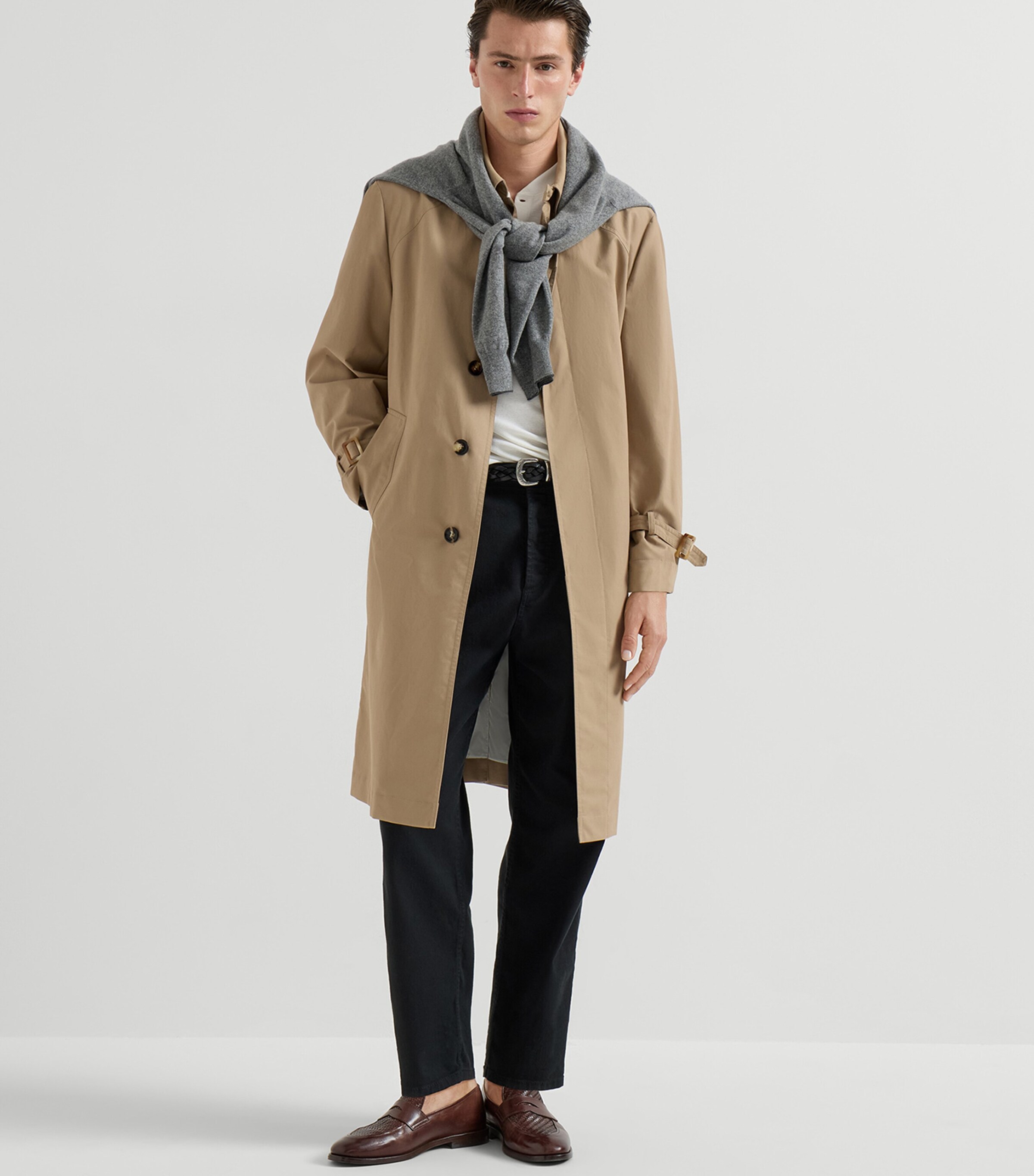 Brunello Cucinelli Mens Cashmere V-Neck Sweater Image 5