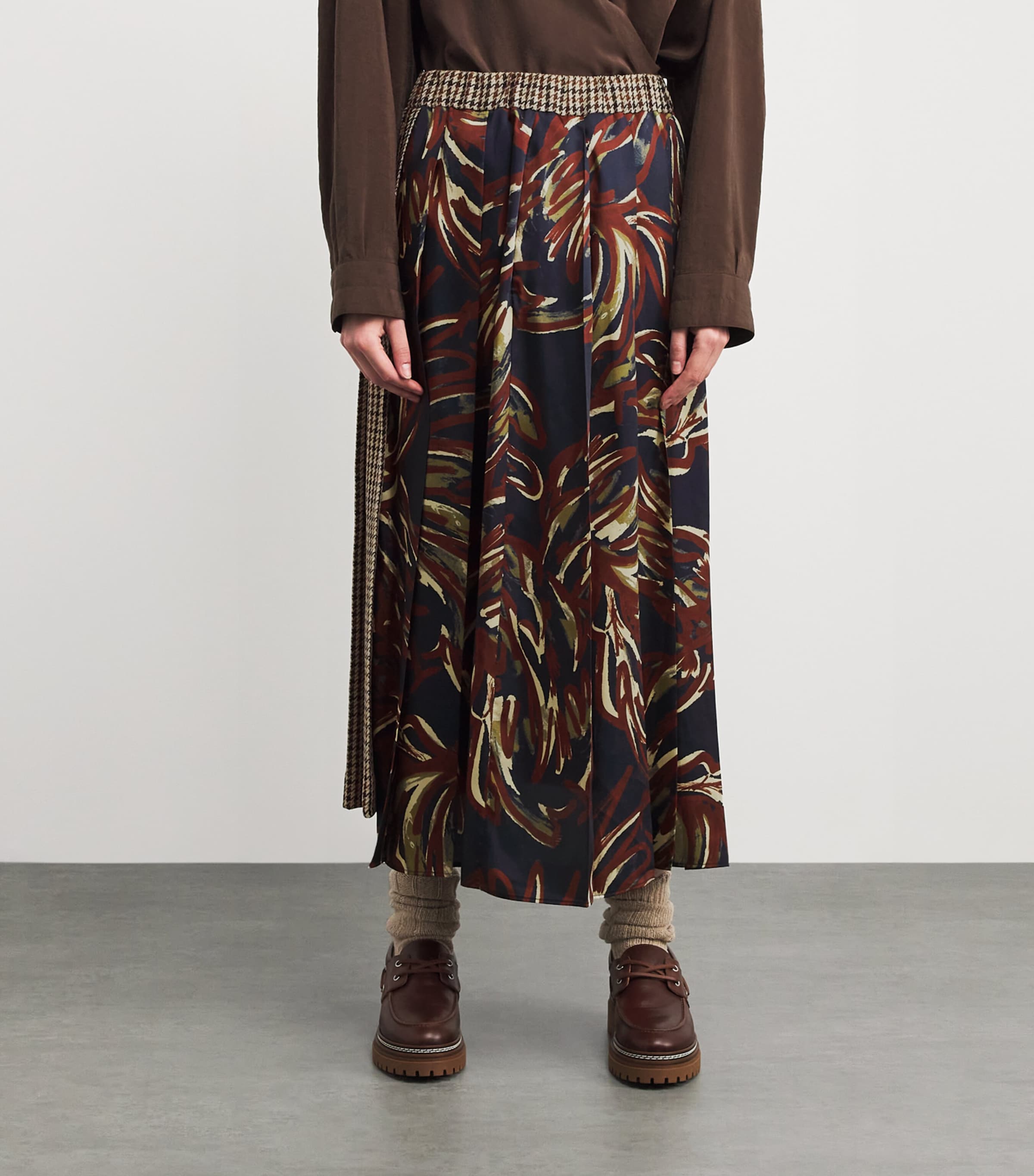 Pleated Panelled Midi Skirt WINE-COLOURED Image 3