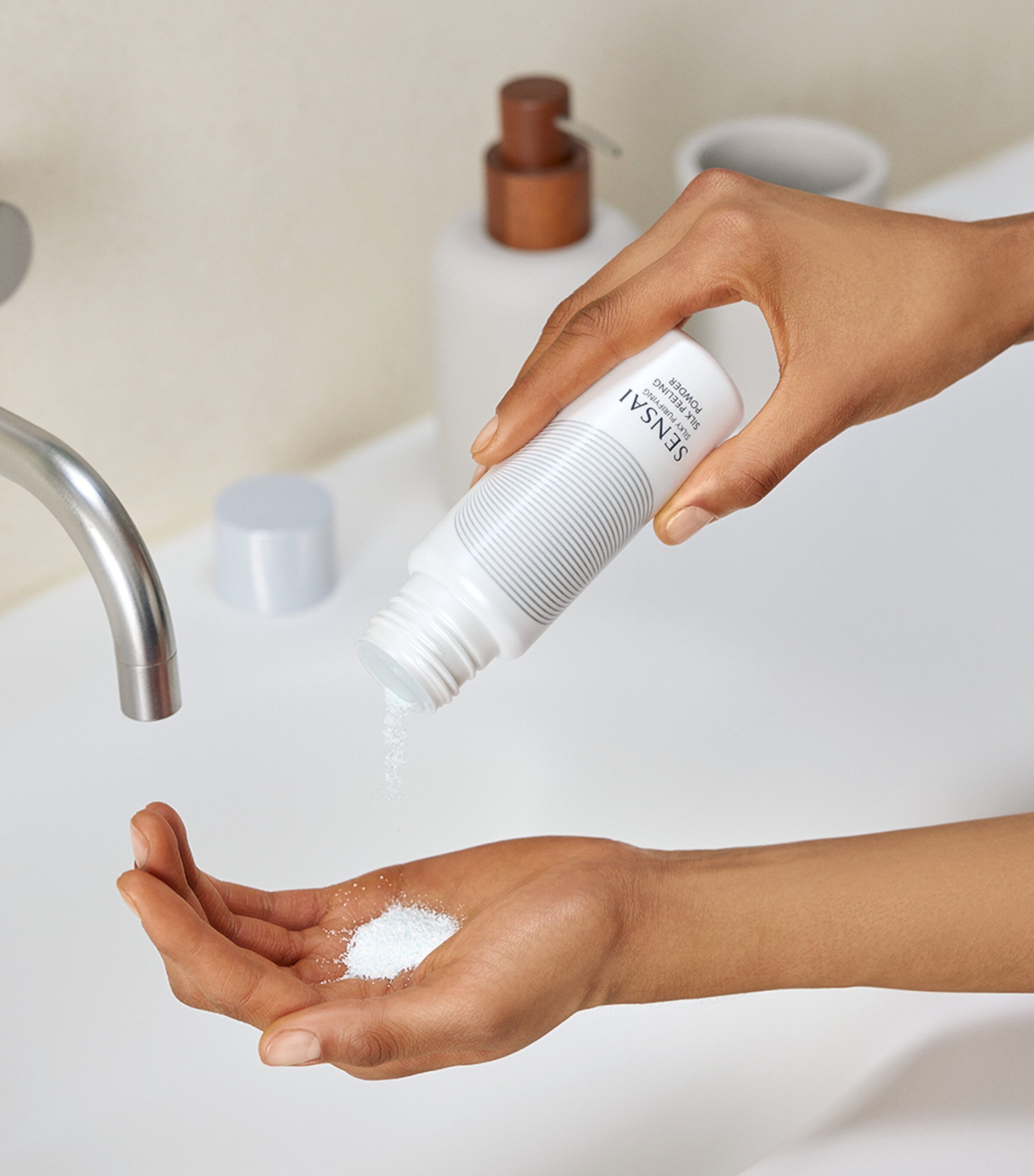 Silky Purifying Silk Peeling Powder (40g) NO COLOUR Image 4