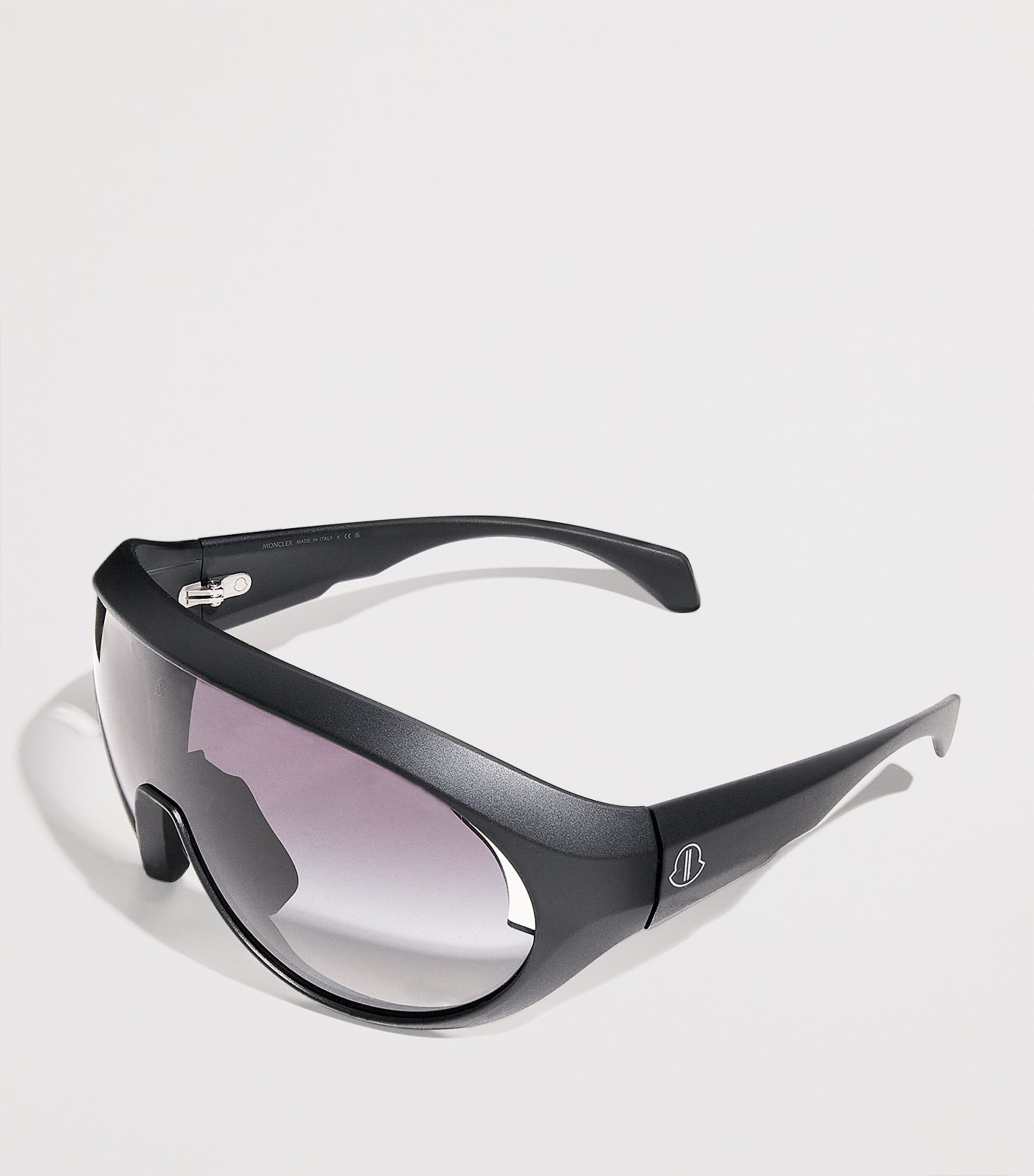 x Moncler Temple 0ME8010 Sunglasses 999 - BLACK Image 2