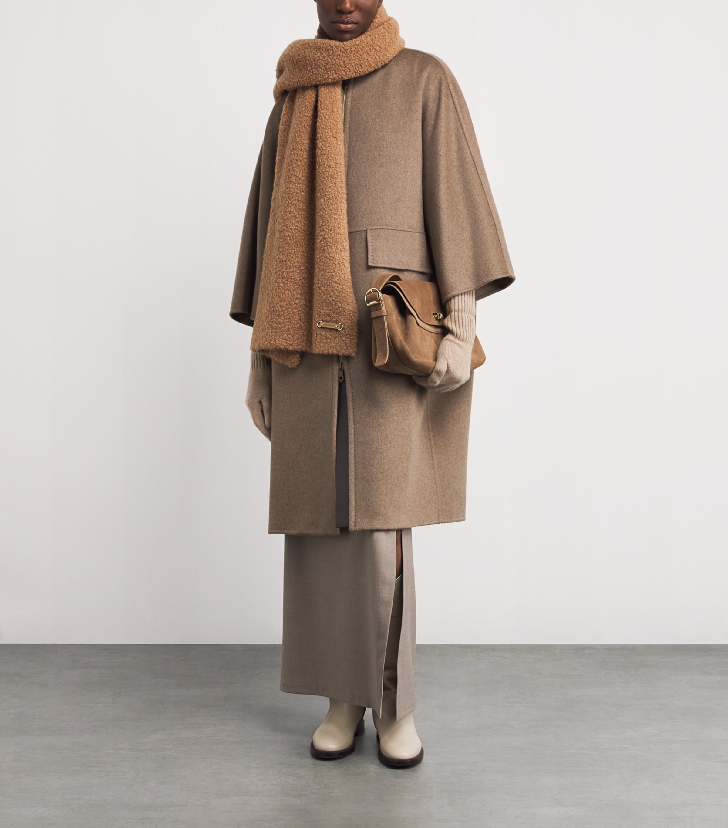 Knitted Logo-Patch Scarf CAMEL Image 3