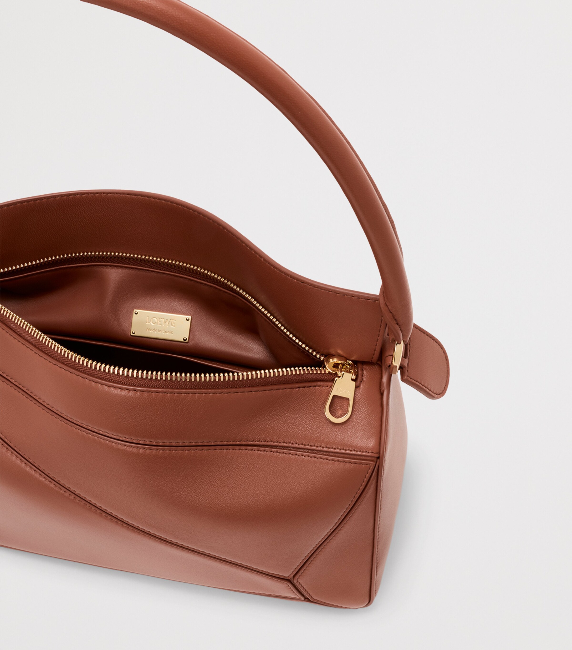 LOEWE Womens Medium Leather Featherlight Puzzle Top-Handle Bag Pecan Image 7