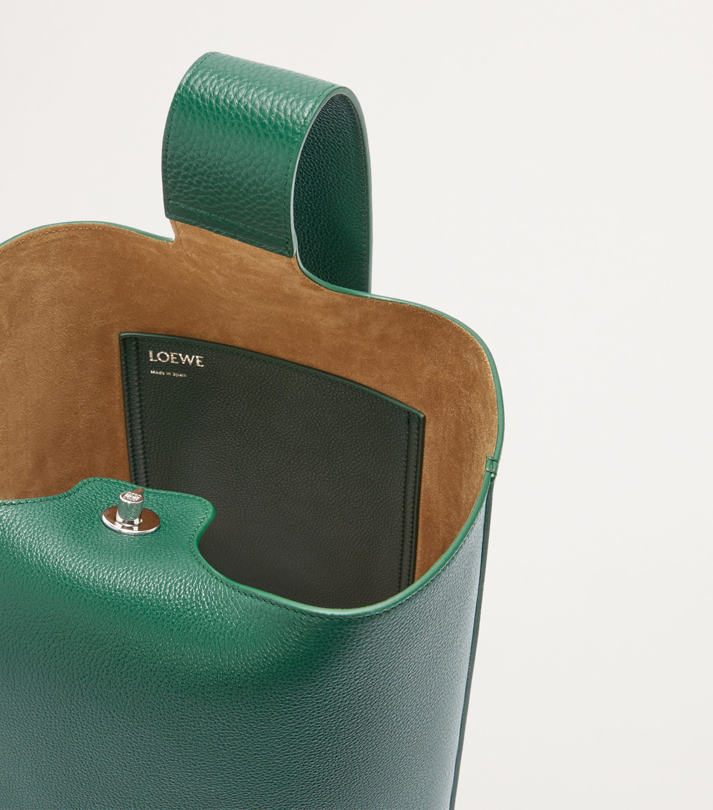 Large Leather Pebble Bucket Bag EVERGREEN Image 6
