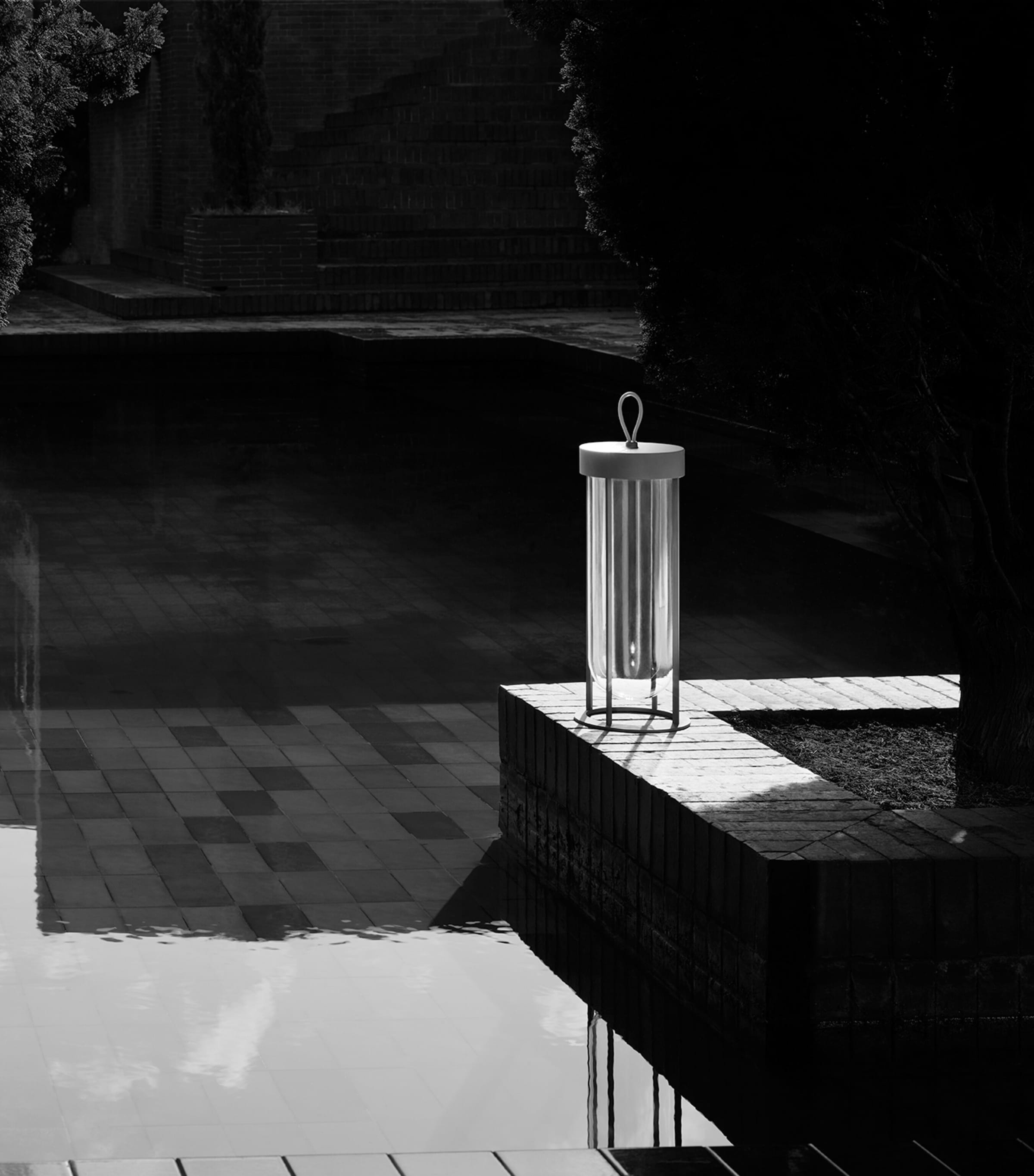 Flos In Vitro Portable Outdoor Lamp Image 3