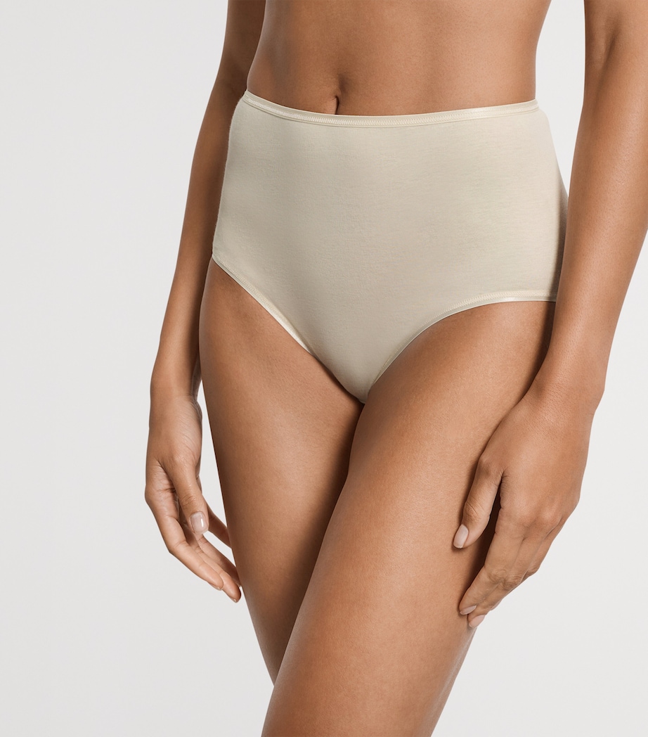 Hanro Womens Cotton Seamless Maxi Briefs Summer Sand Image 2