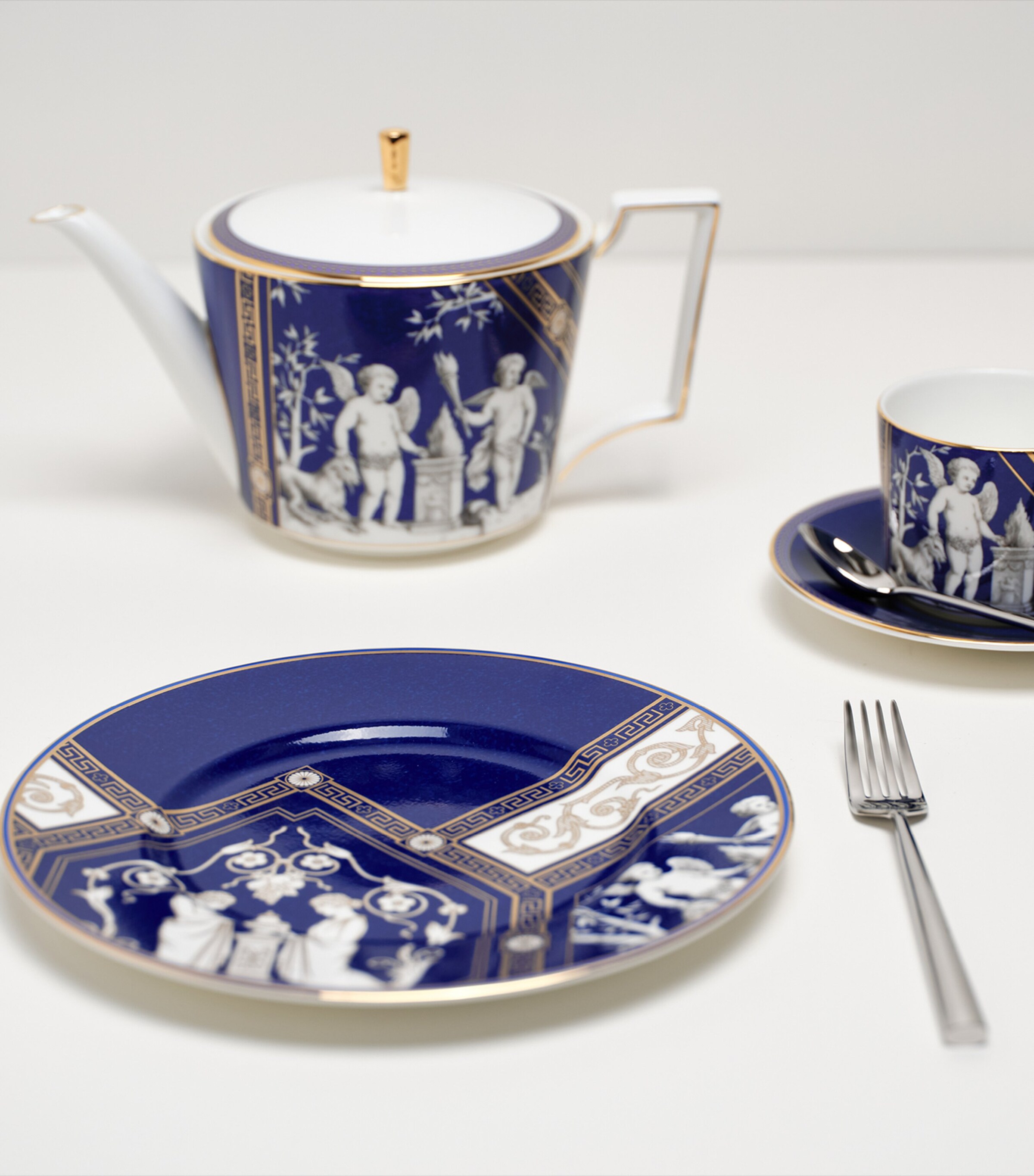 Wedgwood Bone China Renaissance Plate (22cm) Blue Image 6