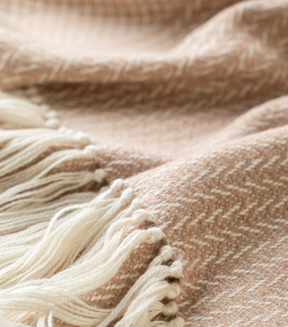 Alpaca-Blend Woodland Inkcap Throw (153cm x 230cm) CARAMEL Image 9