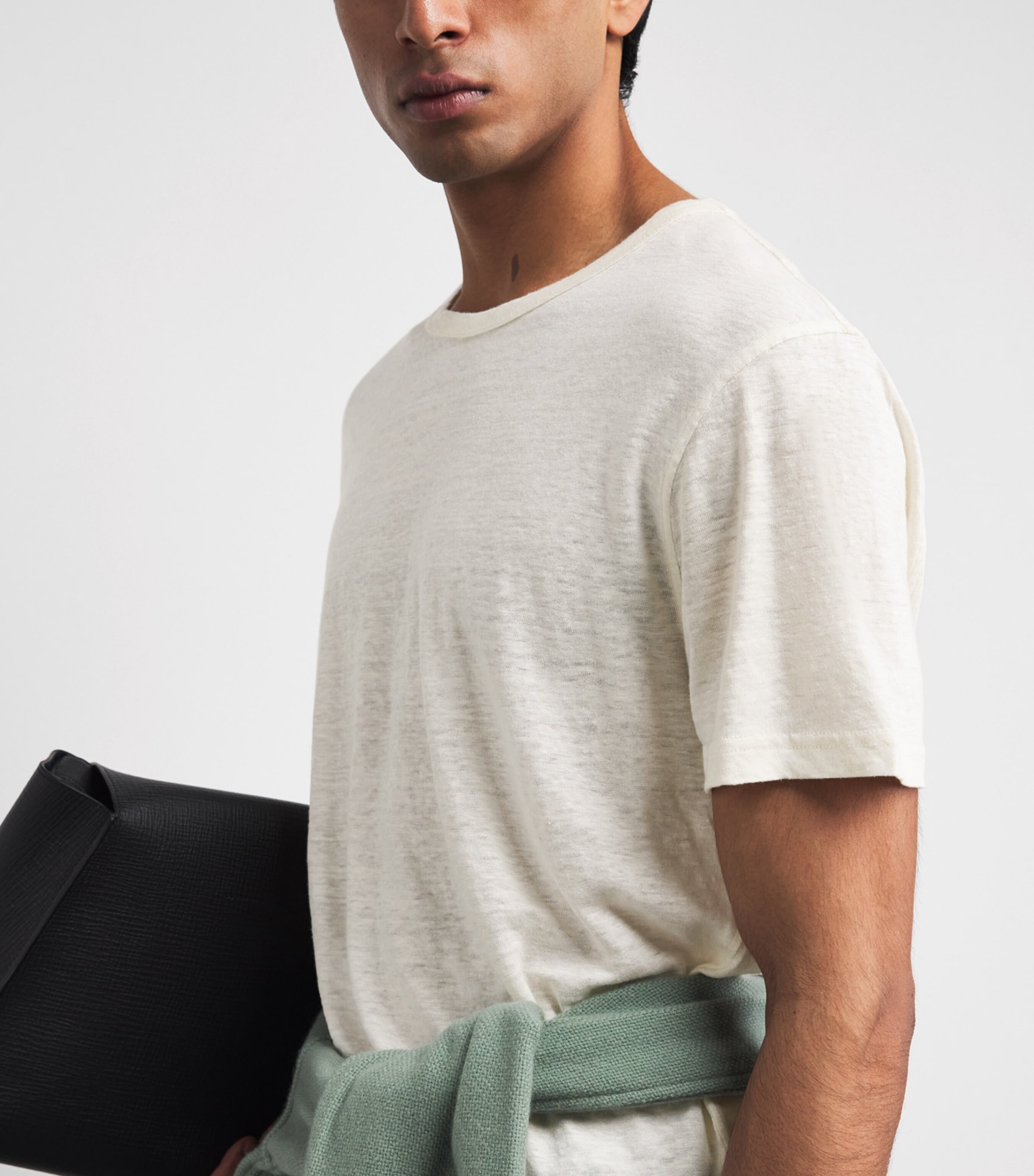GOD'S TRUE CASHMERE Mens Linen Signature T-Shirt Moonstone Image 3