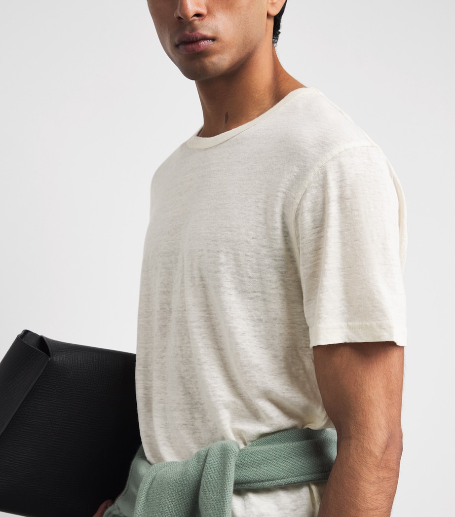 GOD'S TRUE CASHMERE Mens Linen Signature T-Shirt Moonstone Image 3