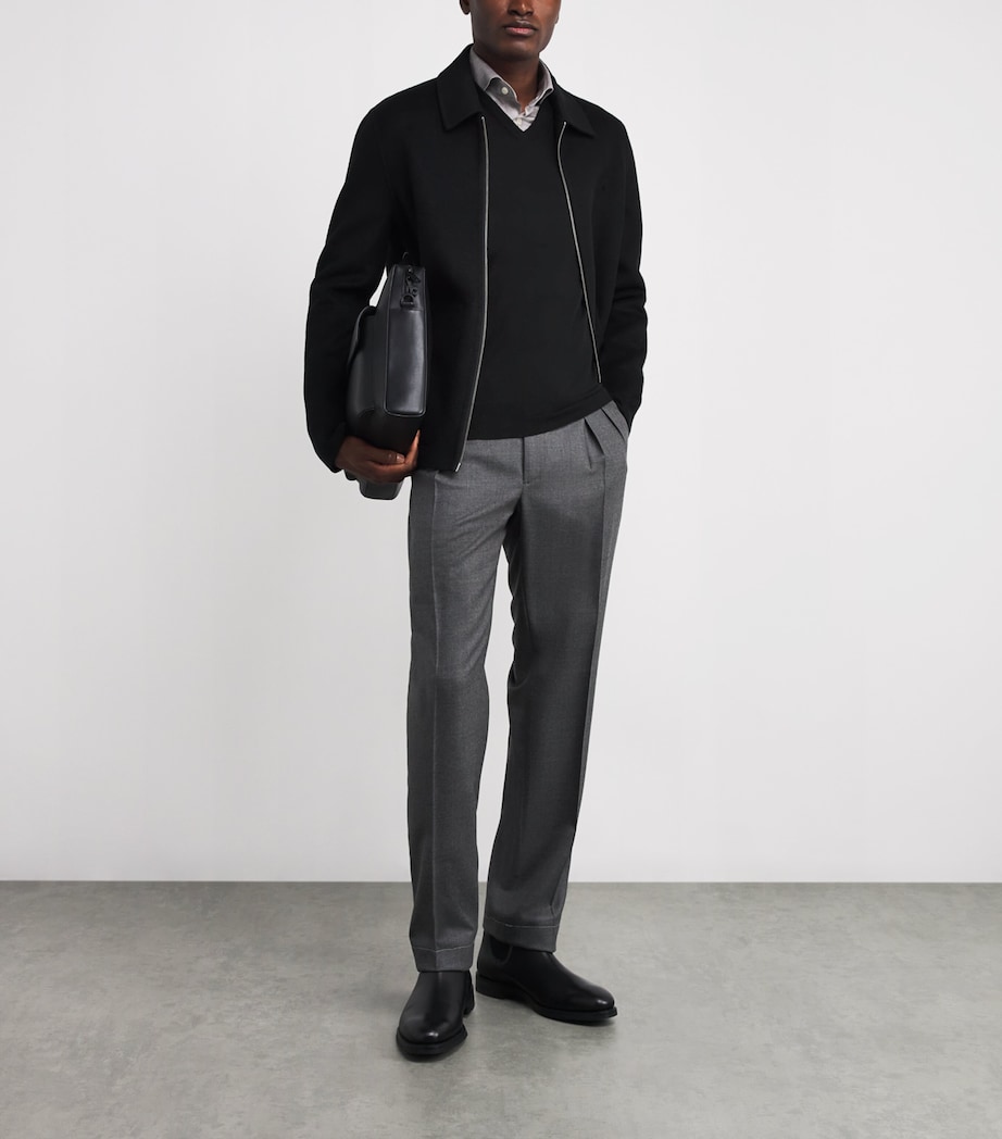 Cashmere V-Neck Sweater BLACK Image 2