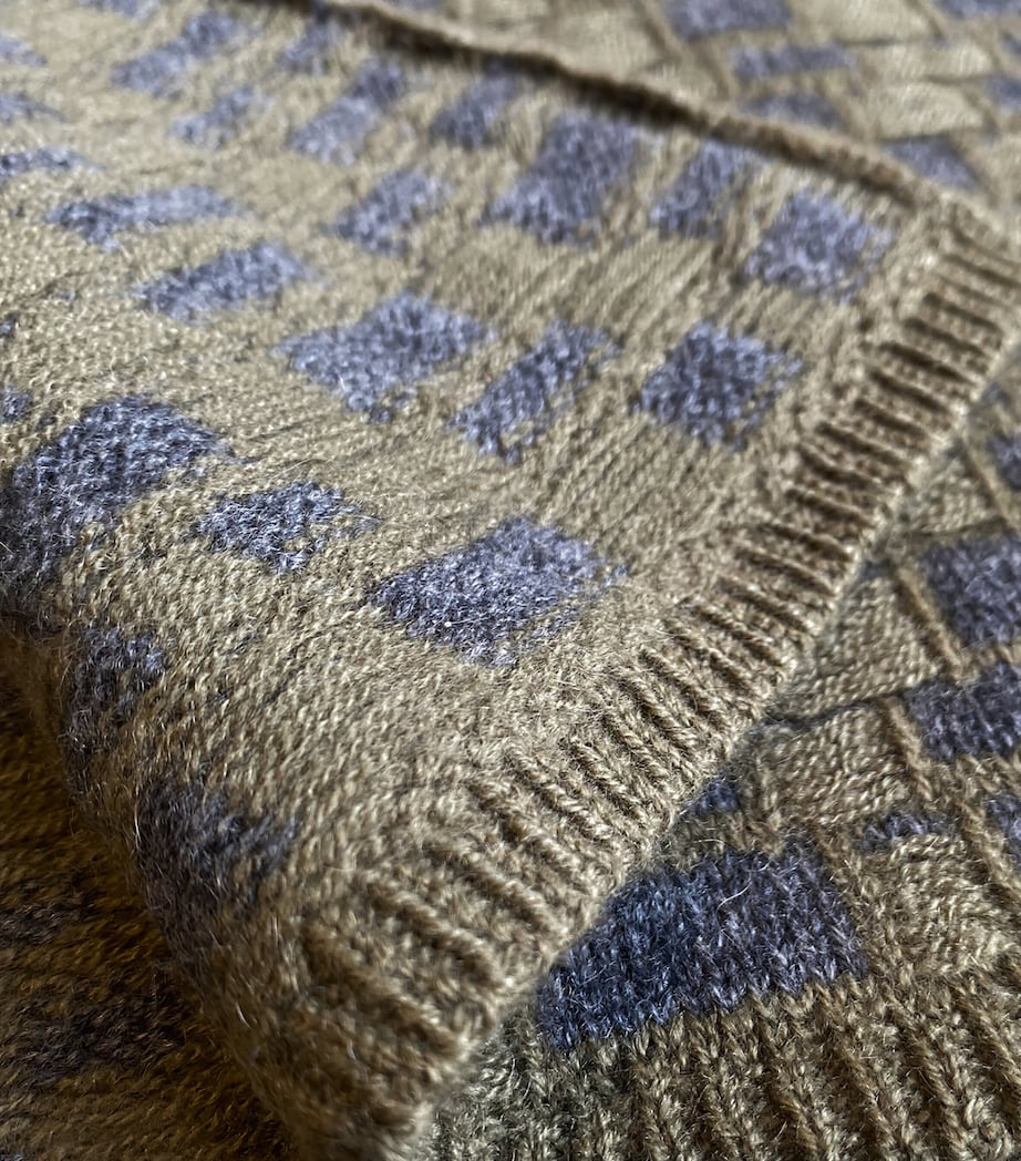 Oyuna x John Pawson Cashmere Stone Throw (180cm x 120cm) Moss Slate Image 4