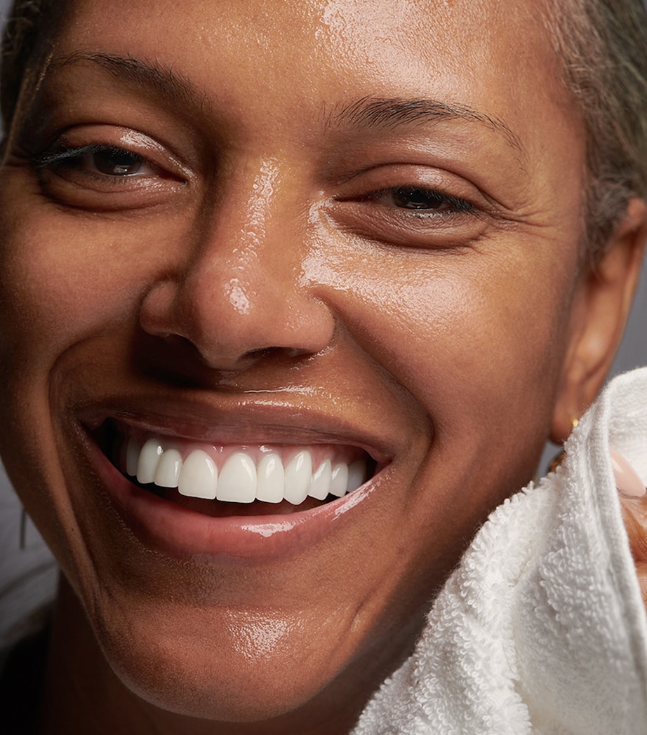 Soothing Cleansing Oil (400ml) NO COLOUR Image 5