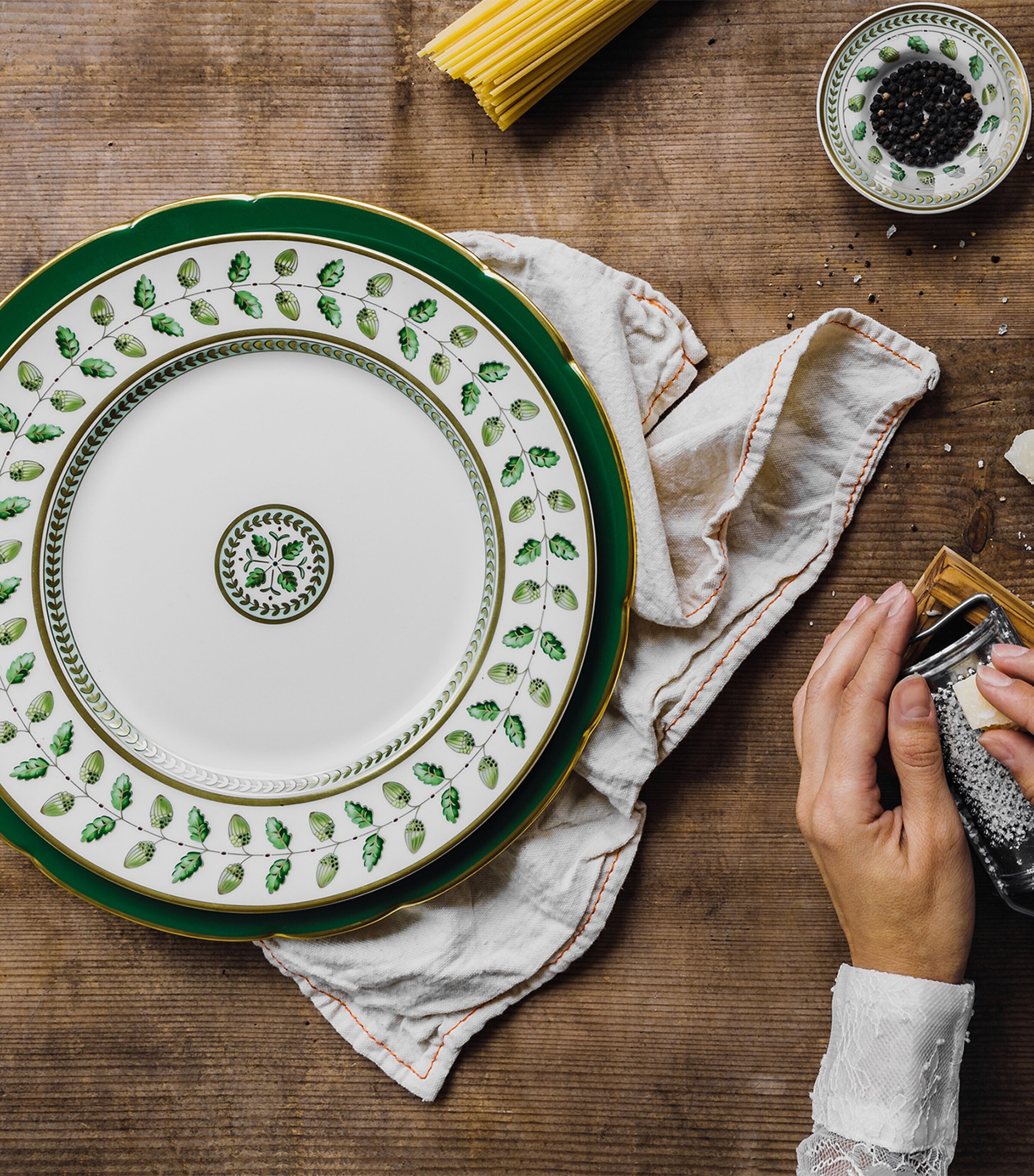 Constance Dinner Plate (26cm) VERT Image 2