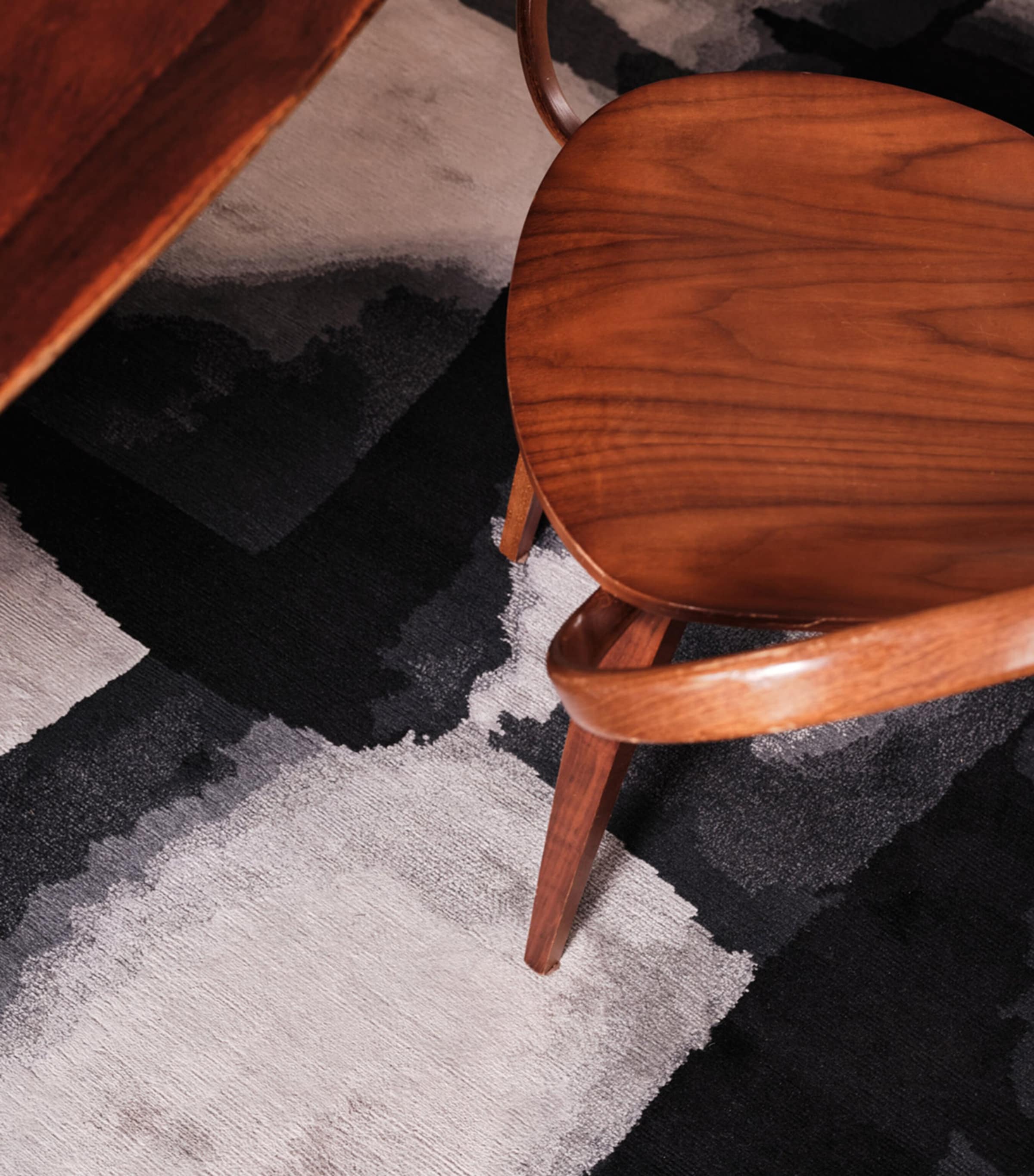 Wool-Silk Solu Night Rug (3.05 x 2.44m) BLACK Image 6