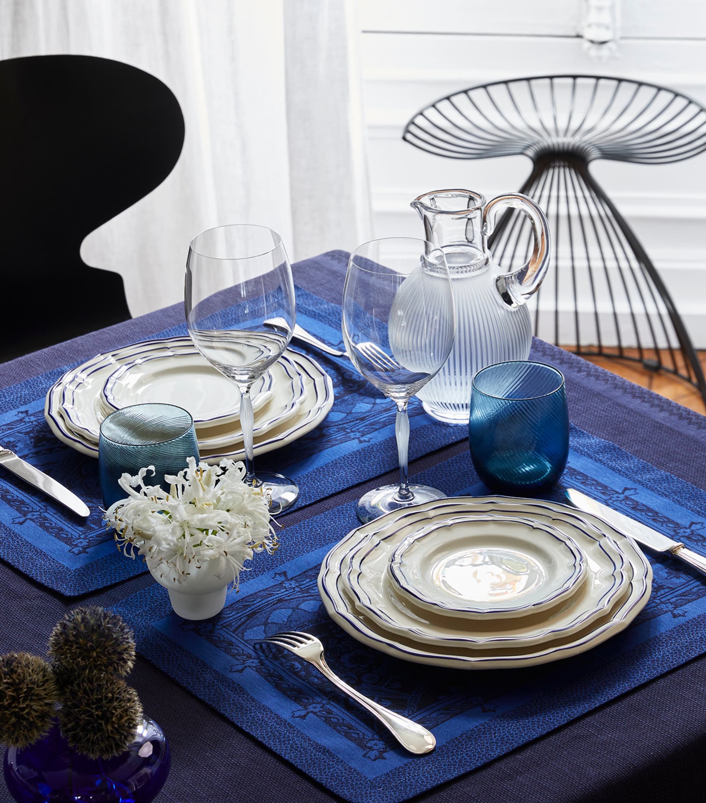 Set of 4 Filet Dessert Plates (23cm) WHITE, BLUE Image 2