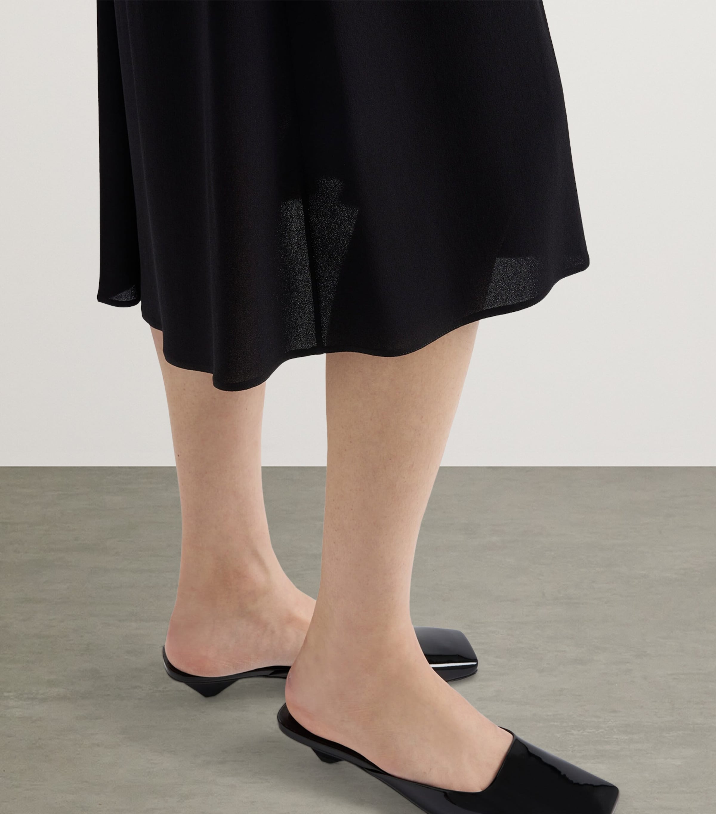 Buckle-Detail Midi Skirt F0002 Image 3