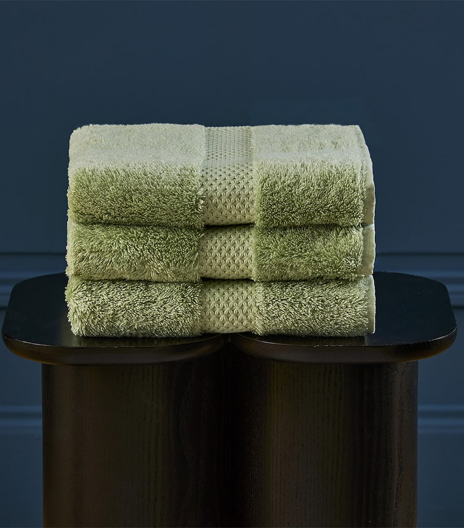 Yves Delorme Etoile Bath Towel (70cm x 140cm) Amande Image 3