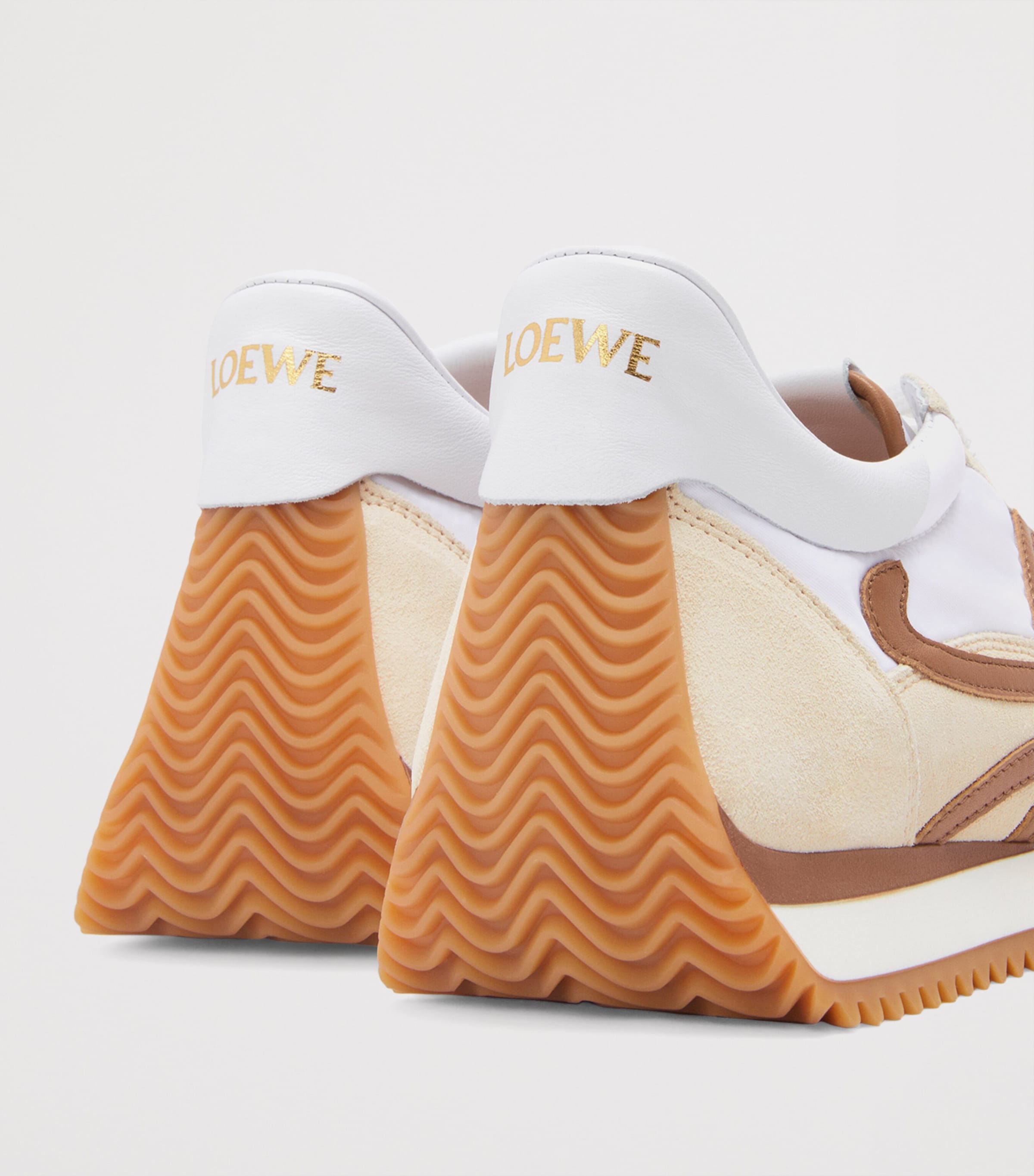 ◆LOEWE◆ フローランナー2.0 スニーカー レザー LOEWE Flow Runner 2.0 Sneakers | Harrods US