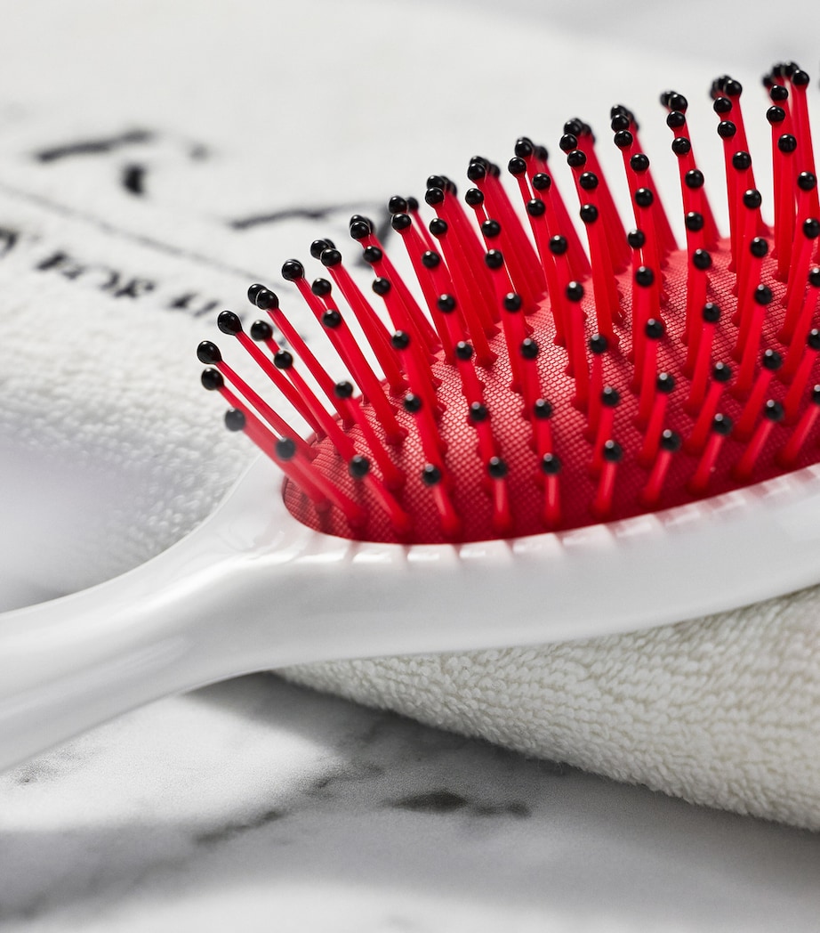 FLORA LAB PARIS Essential Miracle Brush No.2 Image 4