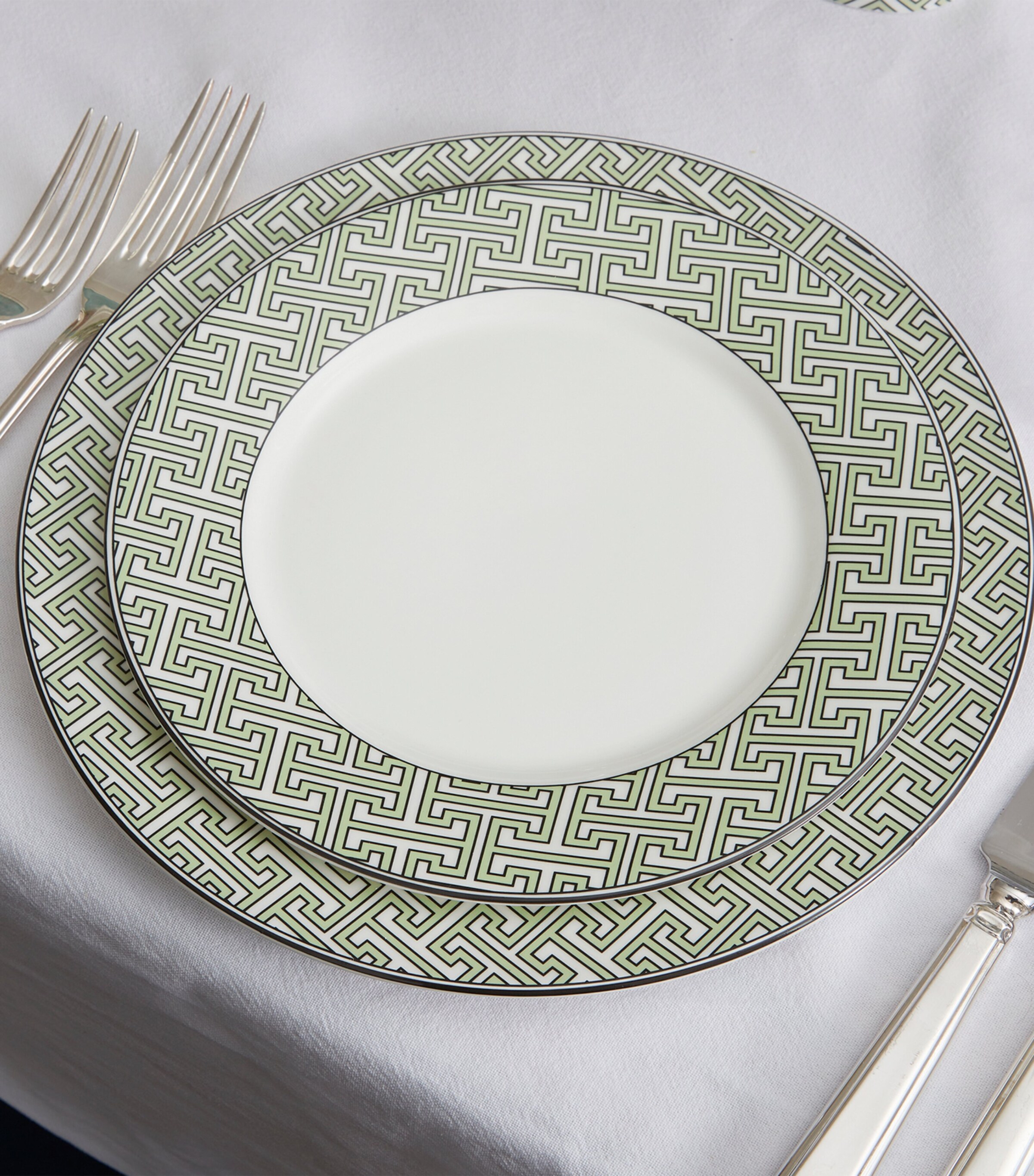 Set of 2 Maze Dinner Plates (26cm) GREEN Image 2