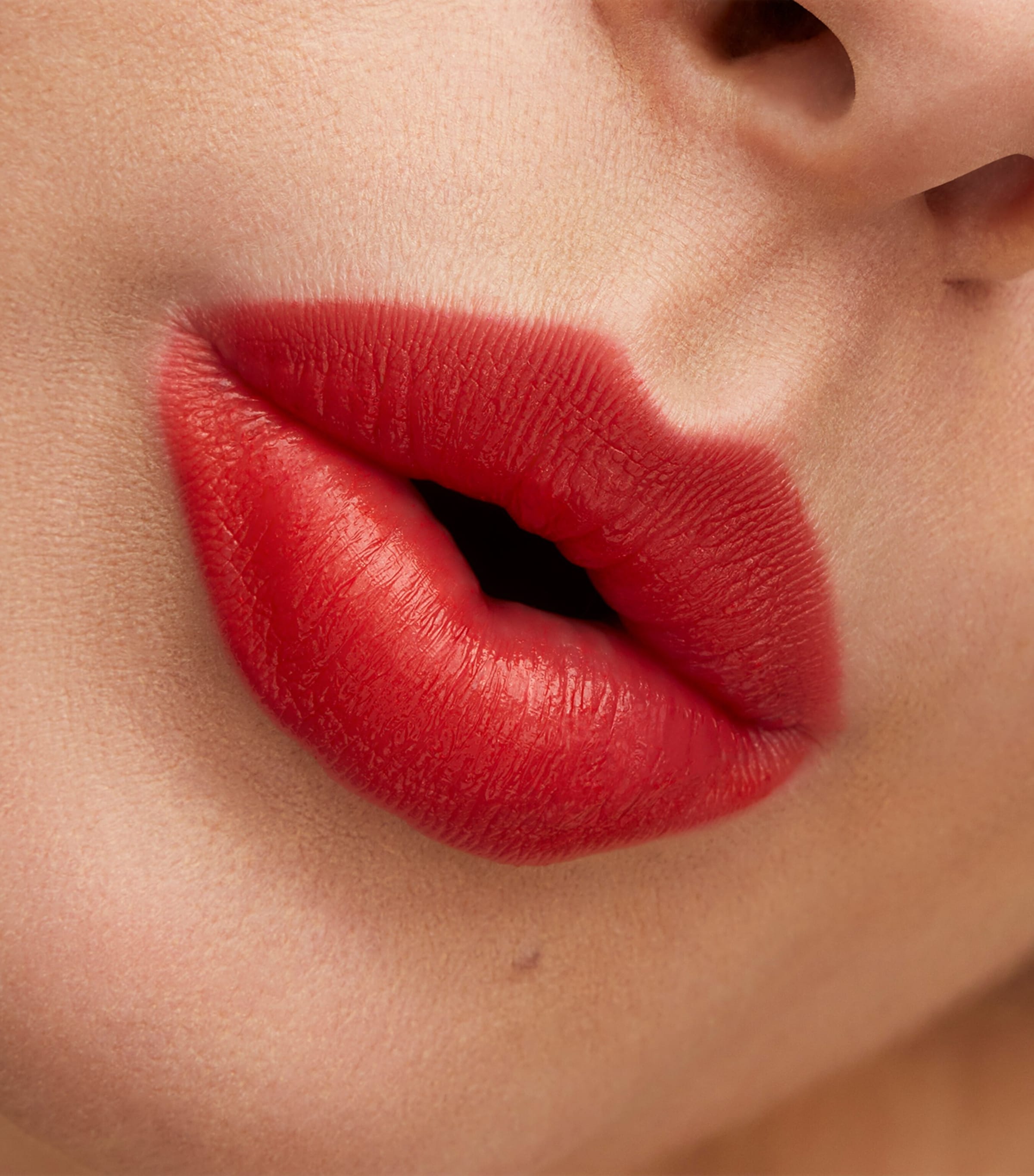 Lustreglass Sheer-Shine Lipstick TNTEASER Image 4