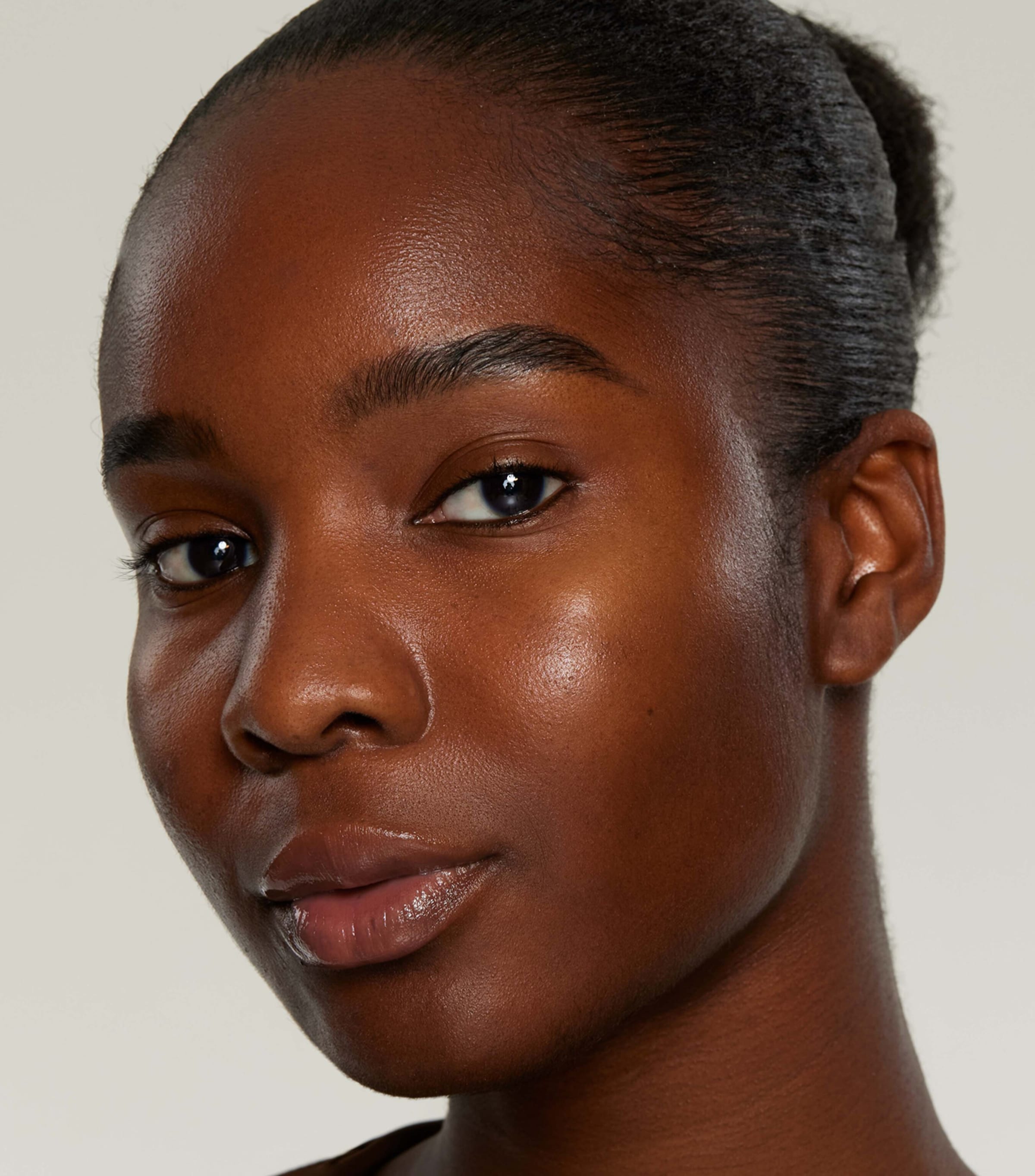 Kylie Cosmetics Supple Glaze Hydrating Primer (30ml) Image 4