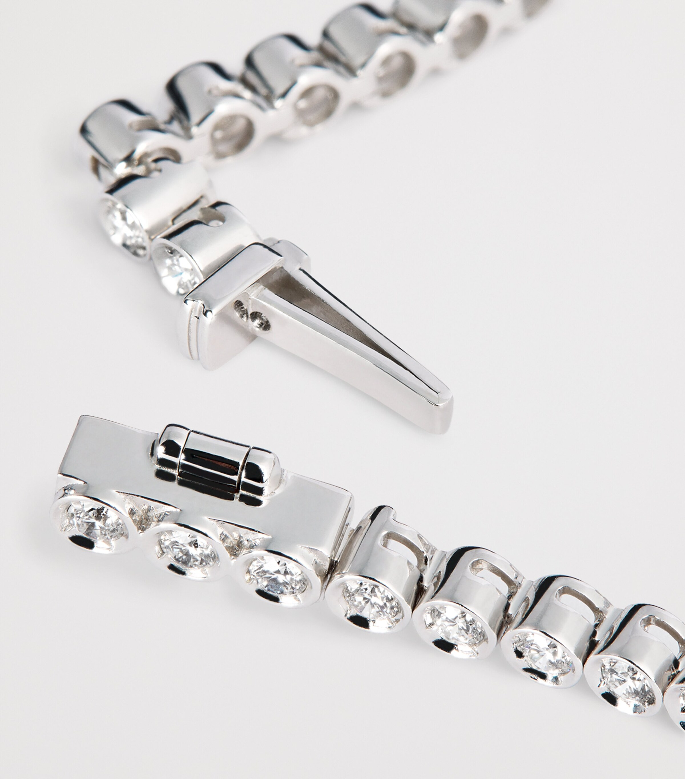 White Gold, Rose-Cut Diamond and Pavé Diamonds Protected Eye Bracelet WHITE GOLD Image 5