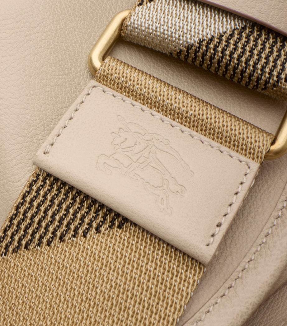 Small Calf Leather B Clip Messenger Bag MUSHROOM Image 7