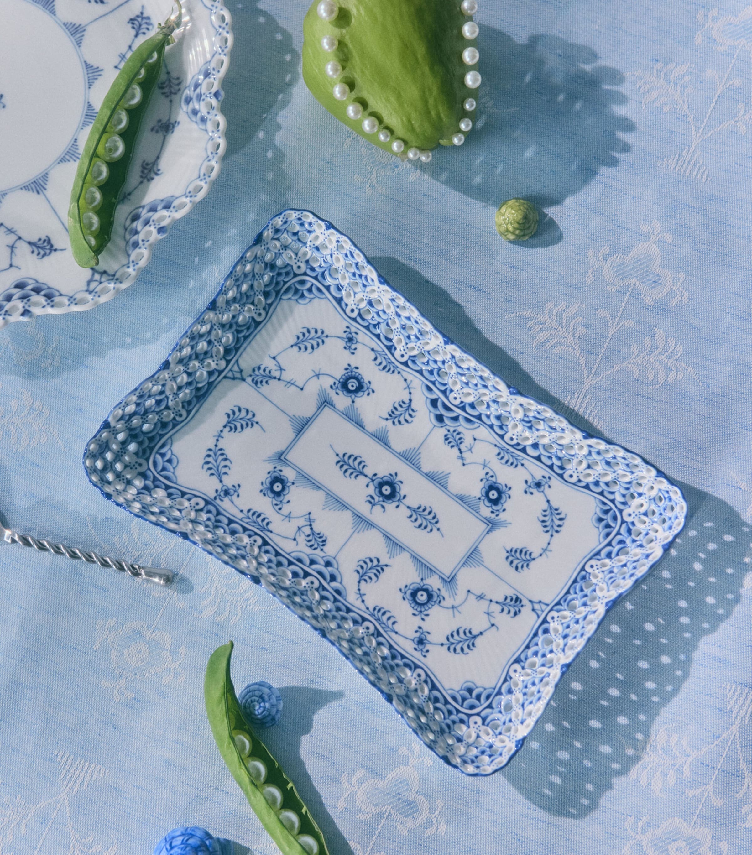 Blue Fluted Full Lace Dish (23cm) BLUE Image 2